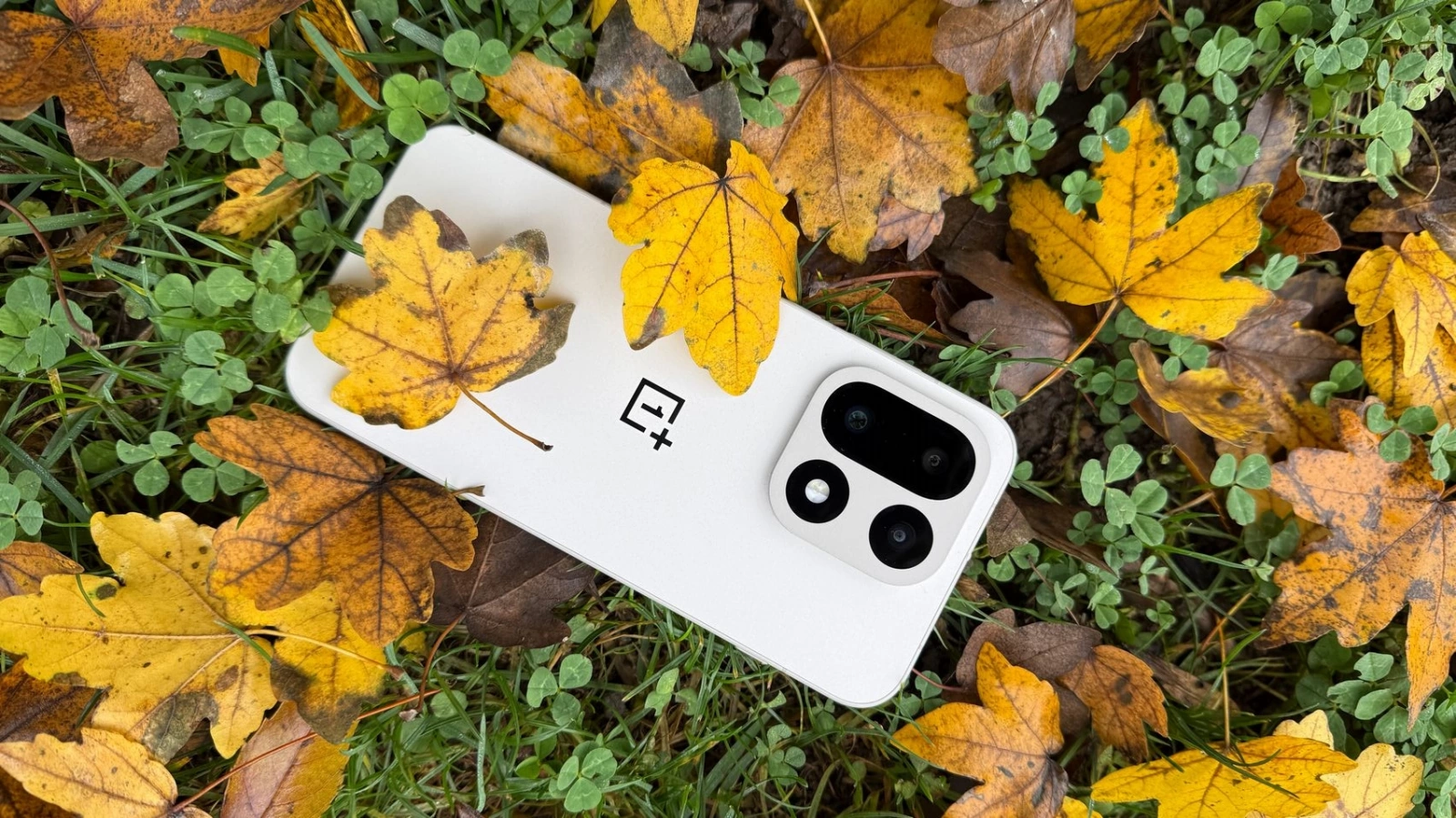 OnePlus 15 review detaliat în limba română (evaluare Mobilissimo)