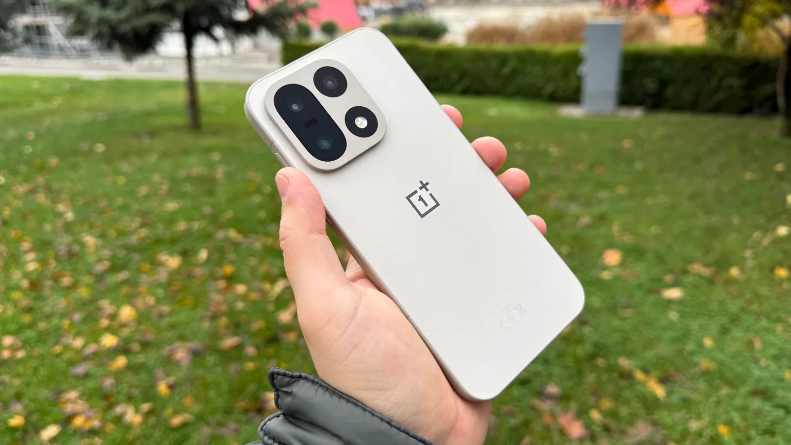 OnePlus 15: A doua schimbare de lider la playback video în mai puțin de o lună, avem baterie mare mare