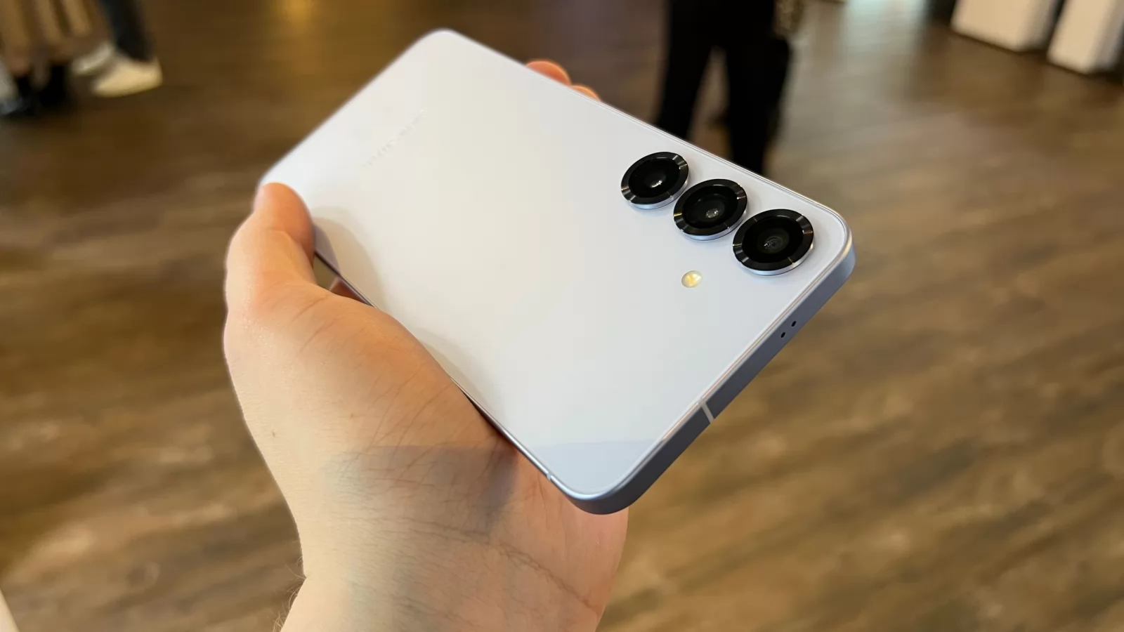 Vom avea schimbări ca RAM/stocare pe noile flagship-uri Galaxy S26? Iată cum arată configurațiile