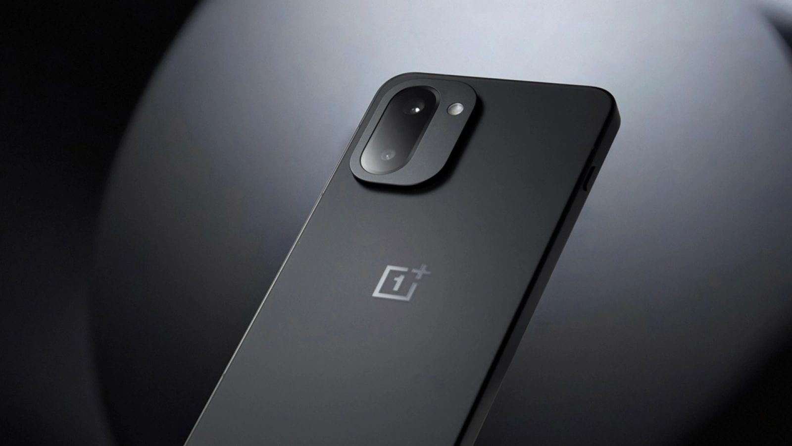 OnePlus 15R rulează jocuri la 165 Hz; Vine cu procesor Snapdragon 8 Gen 5 și kernel dedicat pentru gaming