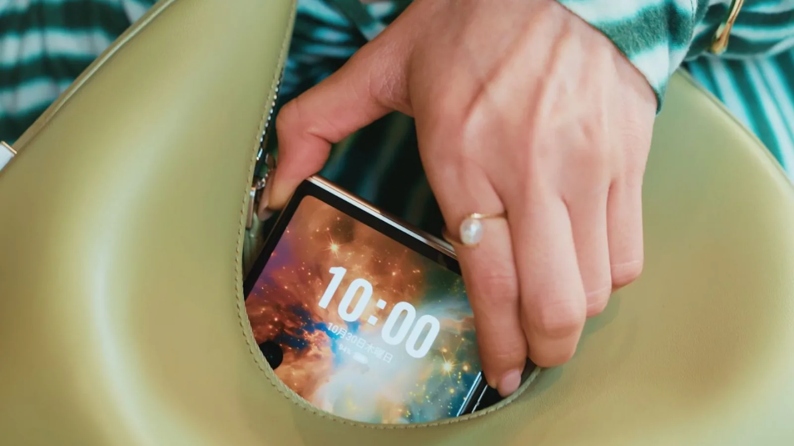 Nubia Flip 3 devine oficial: telefon pliabil cu ecran extern mai mare, procesor midrange MediaTek