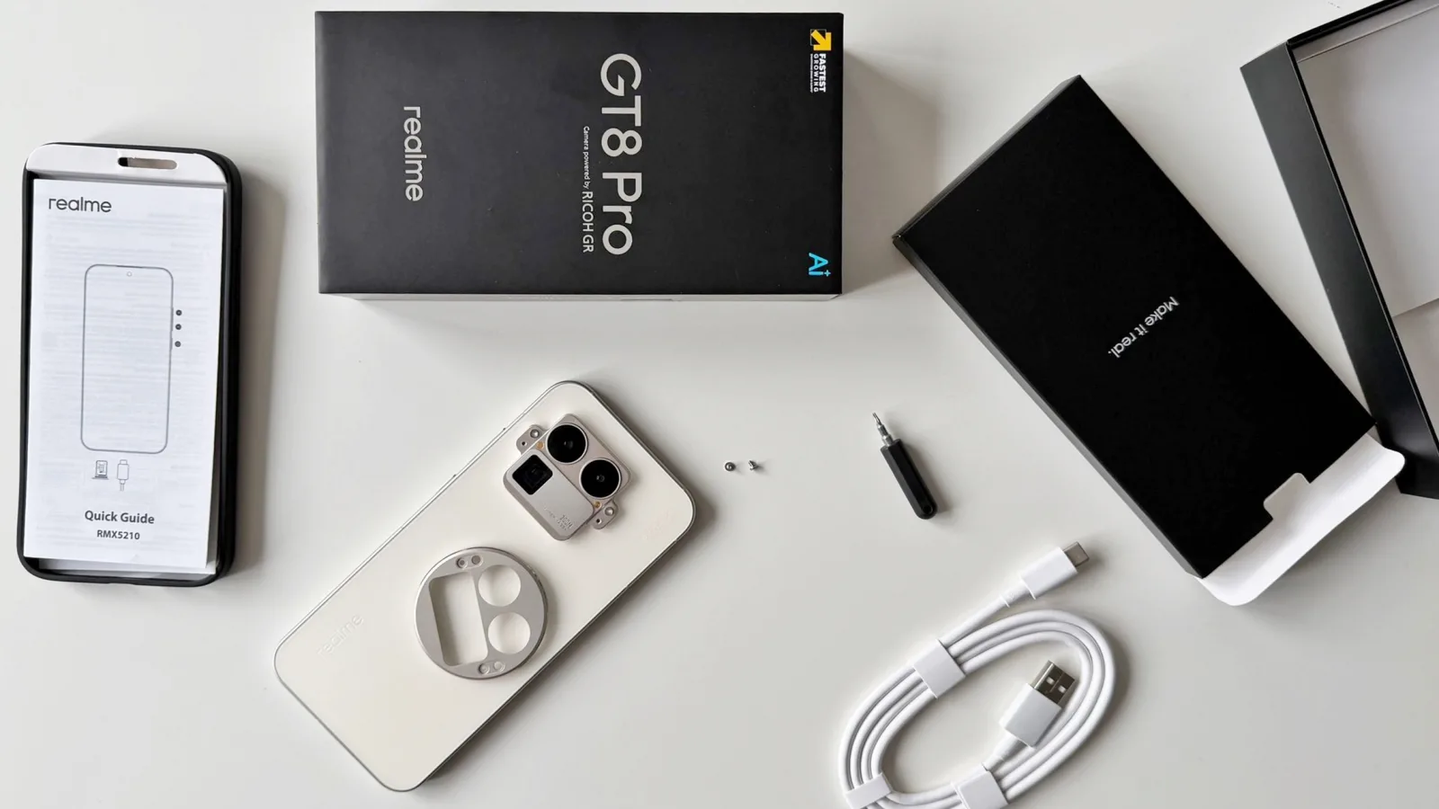 realme GT 8 Pro Unboxing: cine este Ricoh, 4 milioane de puncte în AnTuTu şi cel mai ieftin Snapdragon 8 Elite Gen 5