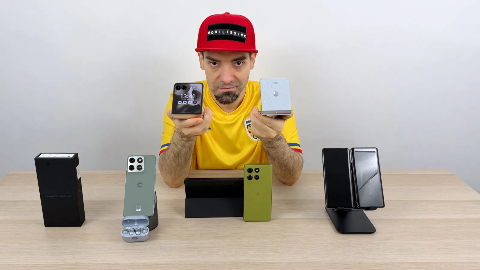 Retrospectivă Motorola în 2025: Edge 70 ultrasubțire, RAZR 60 cu cristale Swarovski, Edge 60 pentru orice buzunar