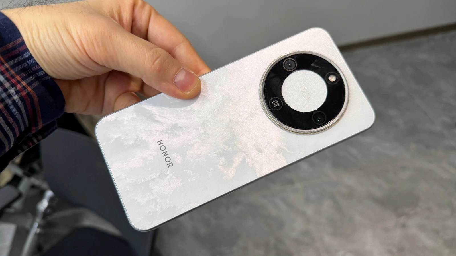 HONOR Magic8 Lite tăvălit serios de mine în China; Primele impresii şi hands on (Video)