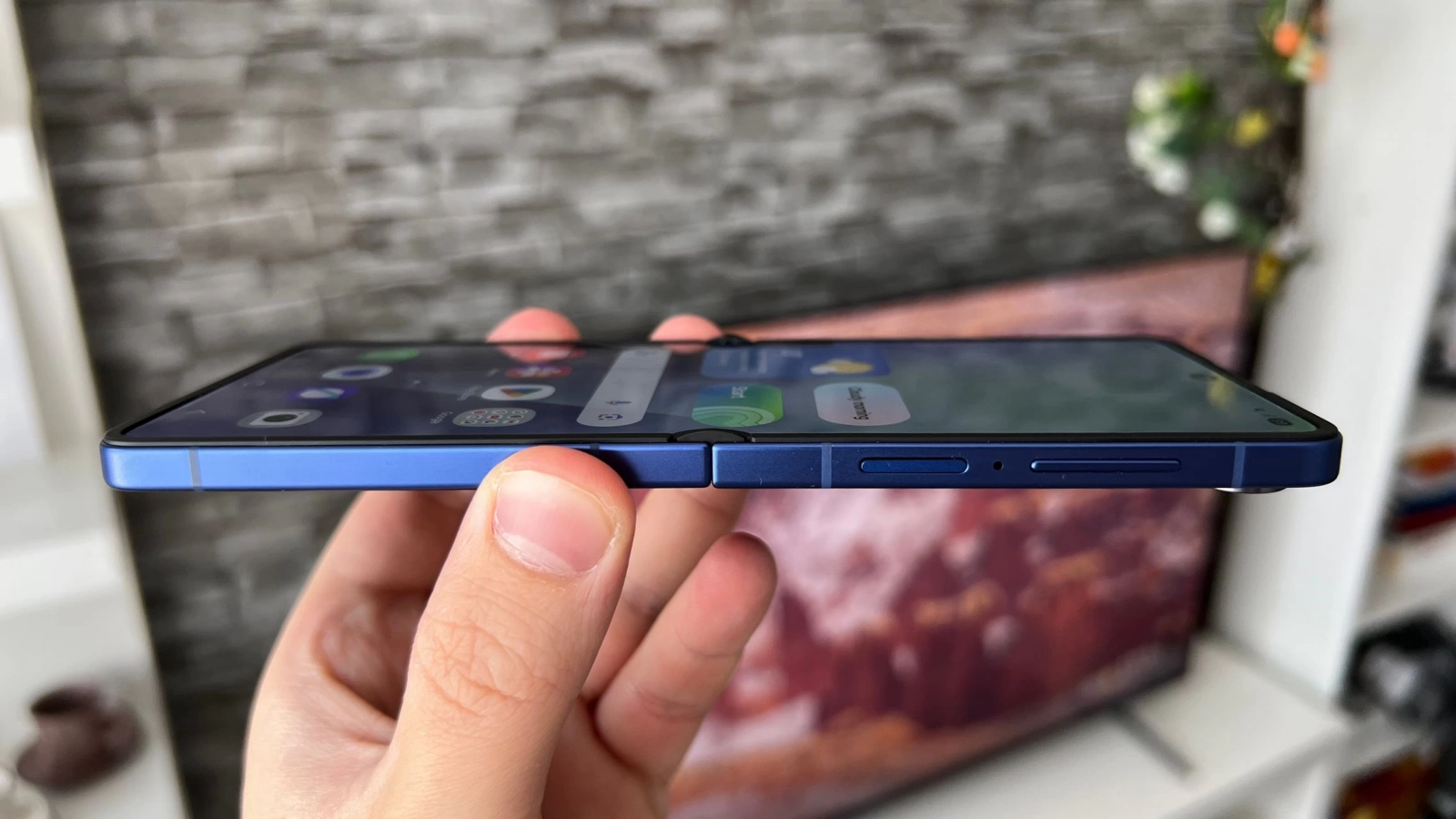 Încă o confirmare pentru talia slim a lui Galaxy Z Flip8, plus baterie mai mare?