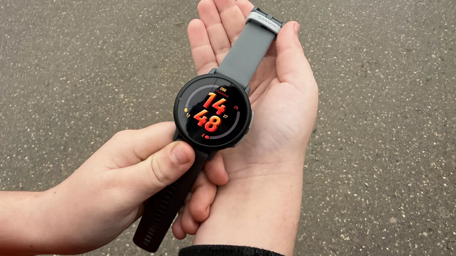 Prezentare Garmin Bounce 2: Smartwatch pentru copii cu LTE, GPS și funcții avansate de control parental