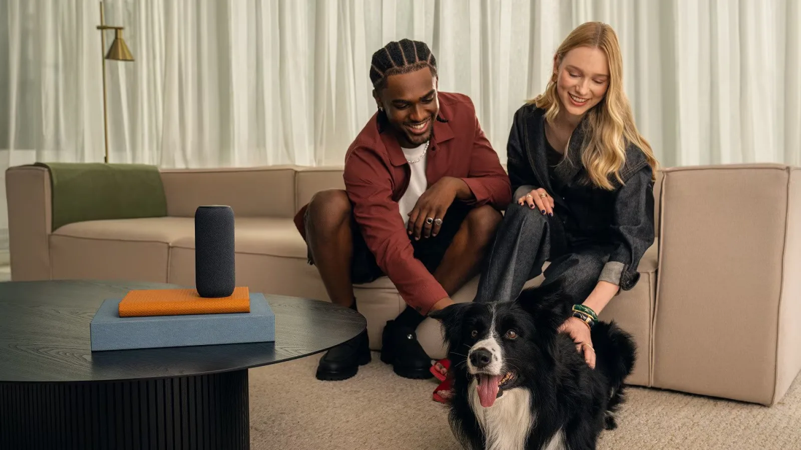 CES 2026: Motorola anunță boxa portabilă Sound Flow, cu nuanțe Pantone, sunet Bose