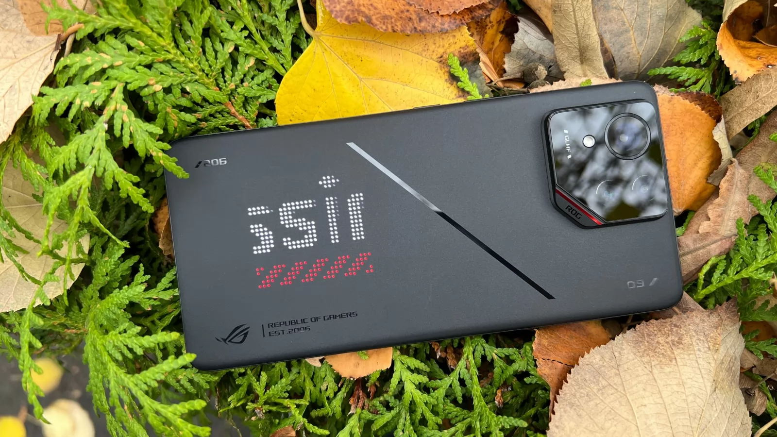 ASUS iese de pe piaţa smartphone, dar iată ce a pregătit pentru mai departe