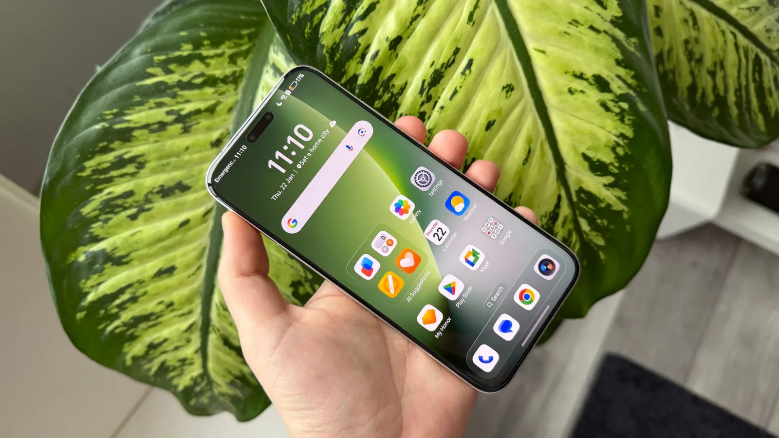 HONOR Magic8 Pro: Display mai mic, foarte luminos şi multe protecţii pentru ochi, creier