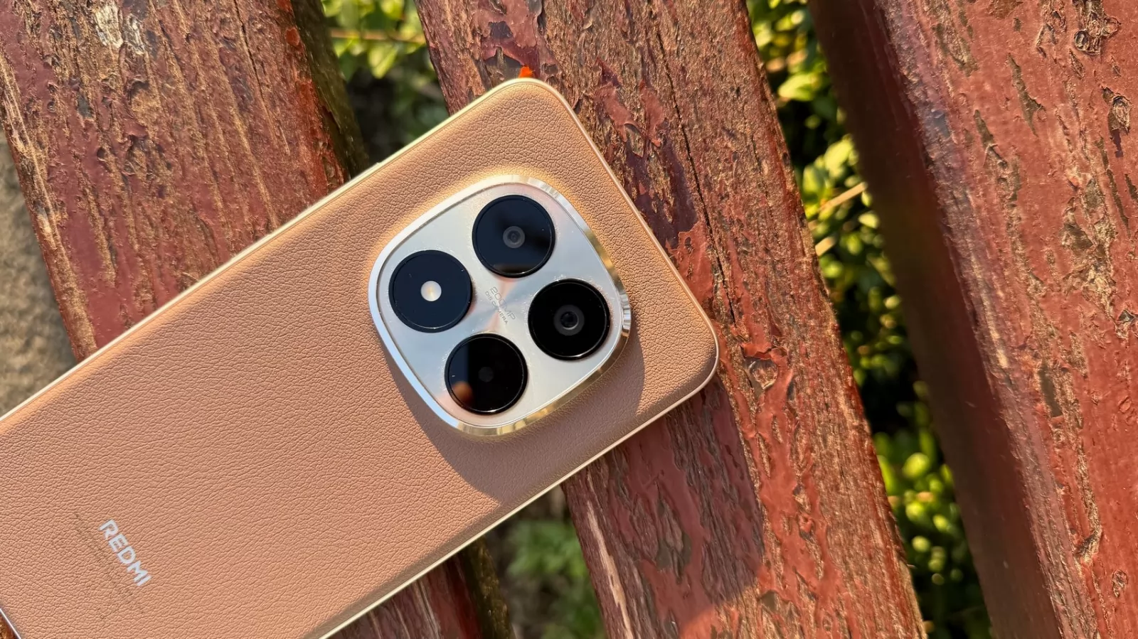 Redmi Note 15 Pro+ 5G: Cameră duală, cu senzor principal de 200 megapixeli pus să facă de toate