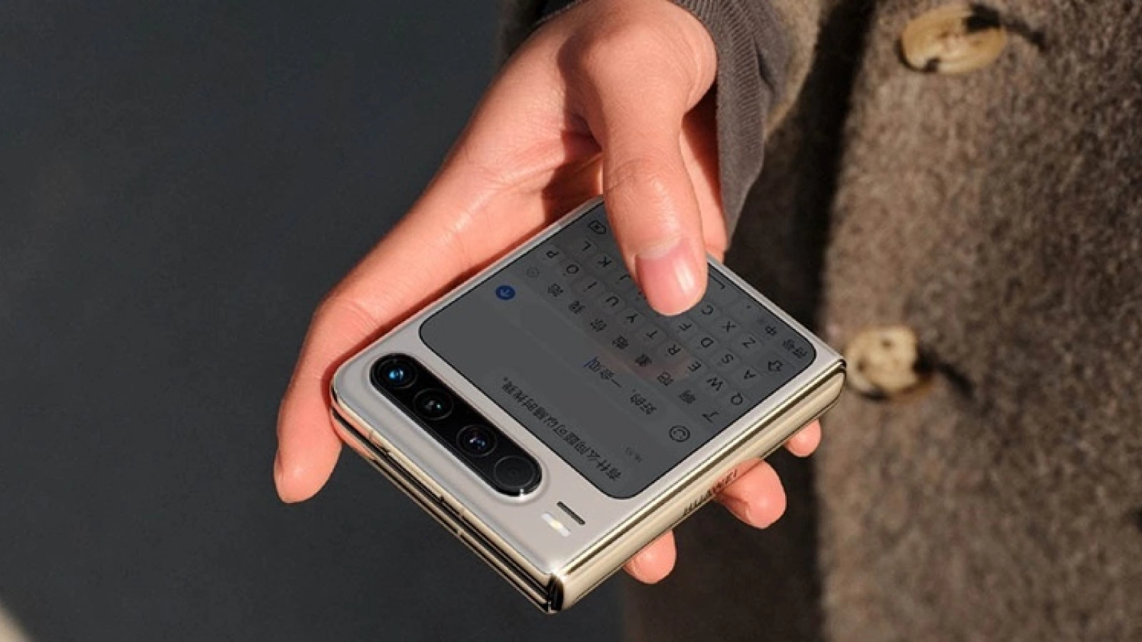 Huawei Pura X2 va avea ecran mai mare, de 7.5 inch; O scăpare îi dezvăluie camera, configuraţiile