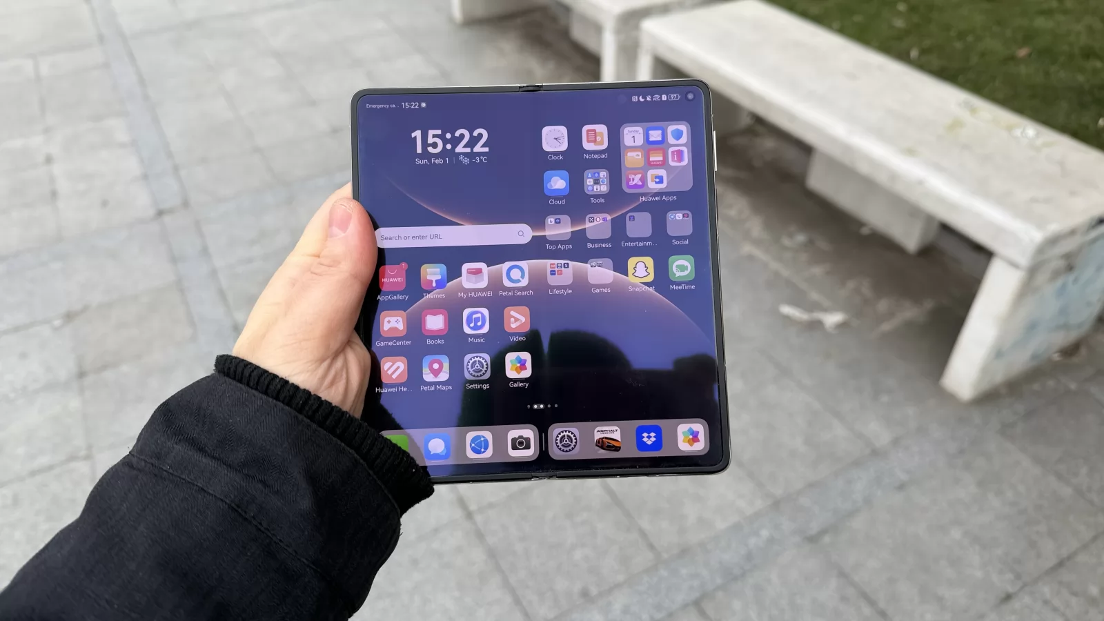 Huawei Mate X7: Display-uri mai mari, pliu mai bine ascuns, ecran pliabil imersiv