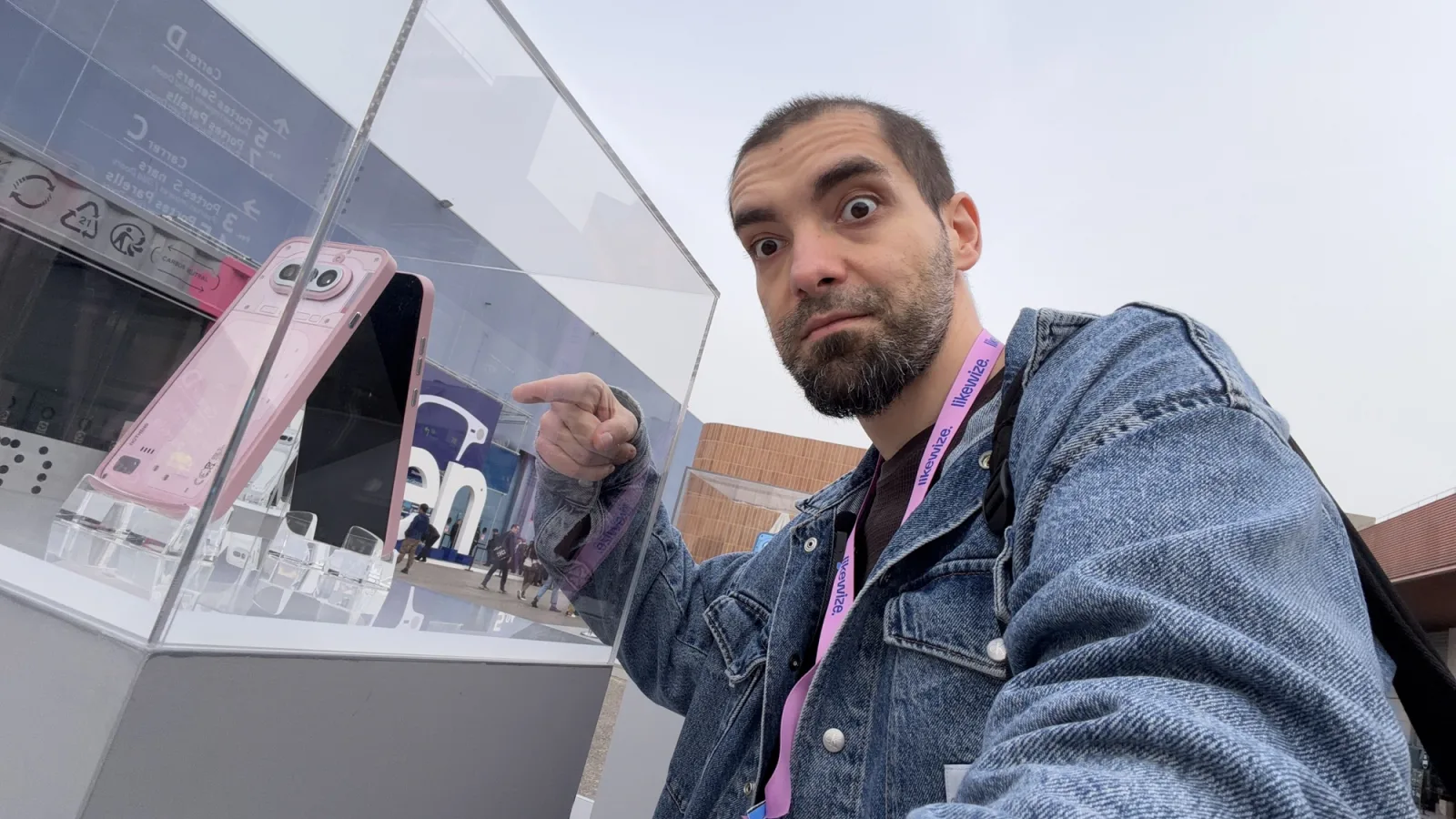 Nothing Phone (4a) eyes on, că hands on nu am putut face în Barcelona