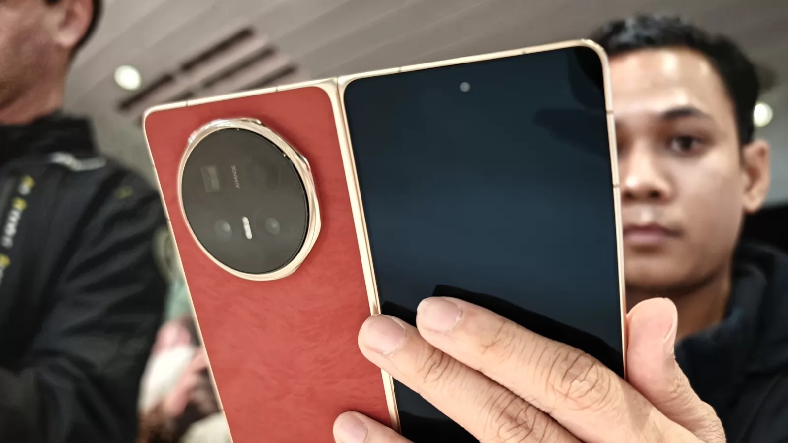 Honor Magic V6 este aproape de listarea în magazinele din China și aflăm cât costă; Scumpire pentru varianta cu mai mult RAM 