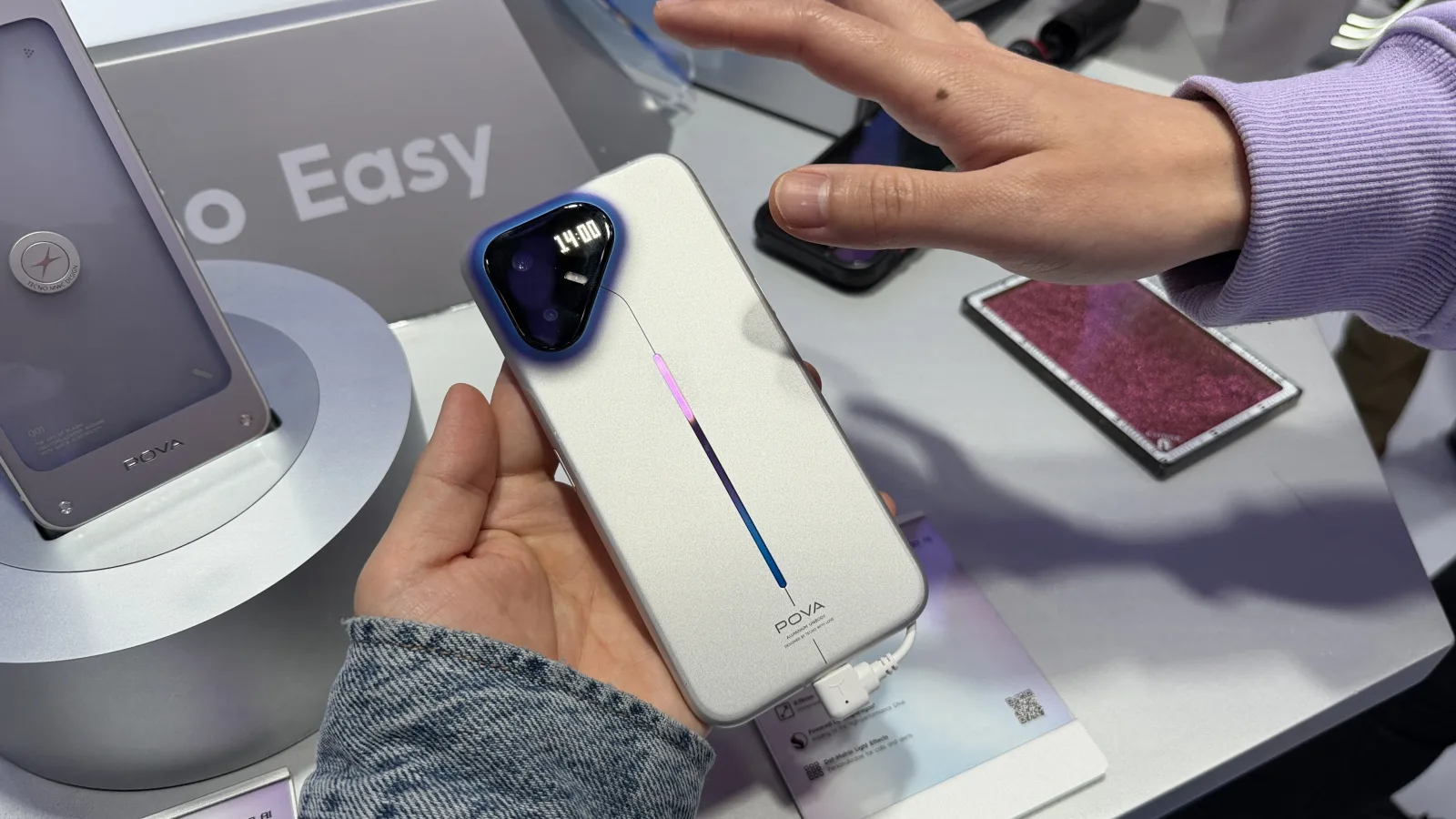 MWC 2026: Revin telefoanele din metal? Ce ştim despre Tecno Pova Metal
