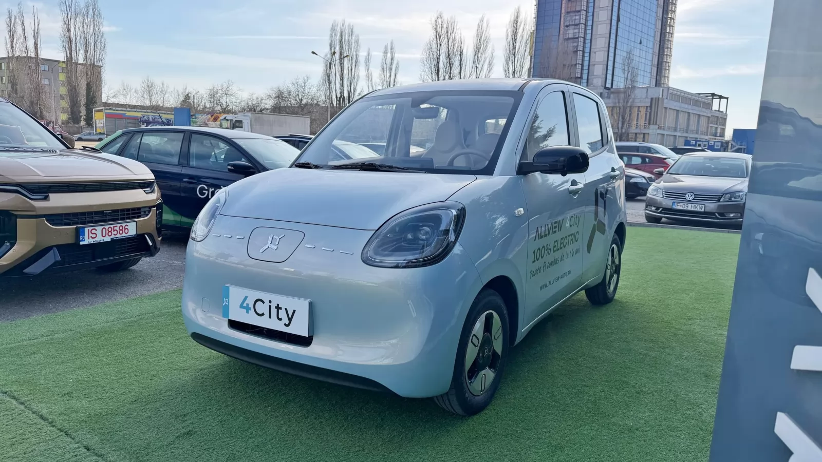 Allview lansează un nou vehicul electric de oraș: 4City pornește de la 12890 eur (fără TVA) și vine cu 4 uși, 4 locuri, până la 300 km autonomie
