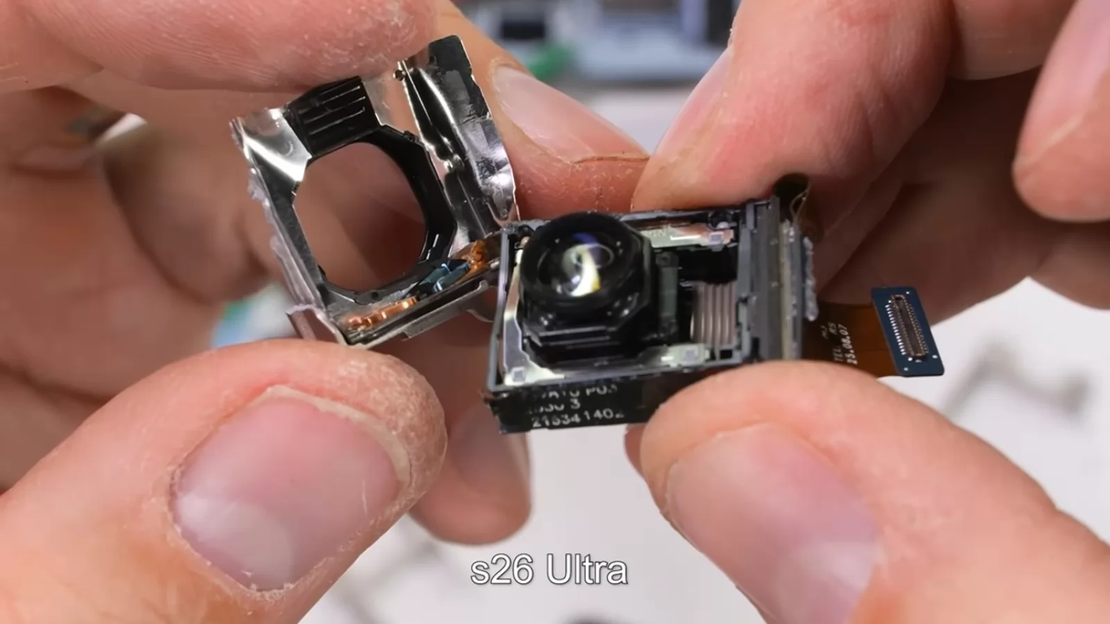 Samsung Galaxy S26 Ultra: Disecția confirmă noul sistem foto ALoP pentru camera telephoto 5x (Video)