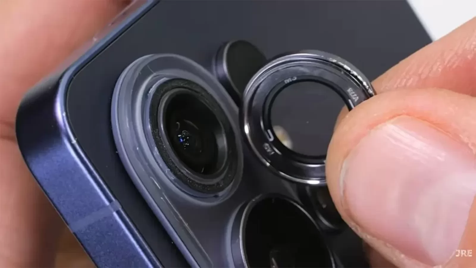 Galaxy S26 Ultra trece testul de durabilitate al lui JerryRigEverything: Samsung rezolvă problema majoră a camerei! (Video)