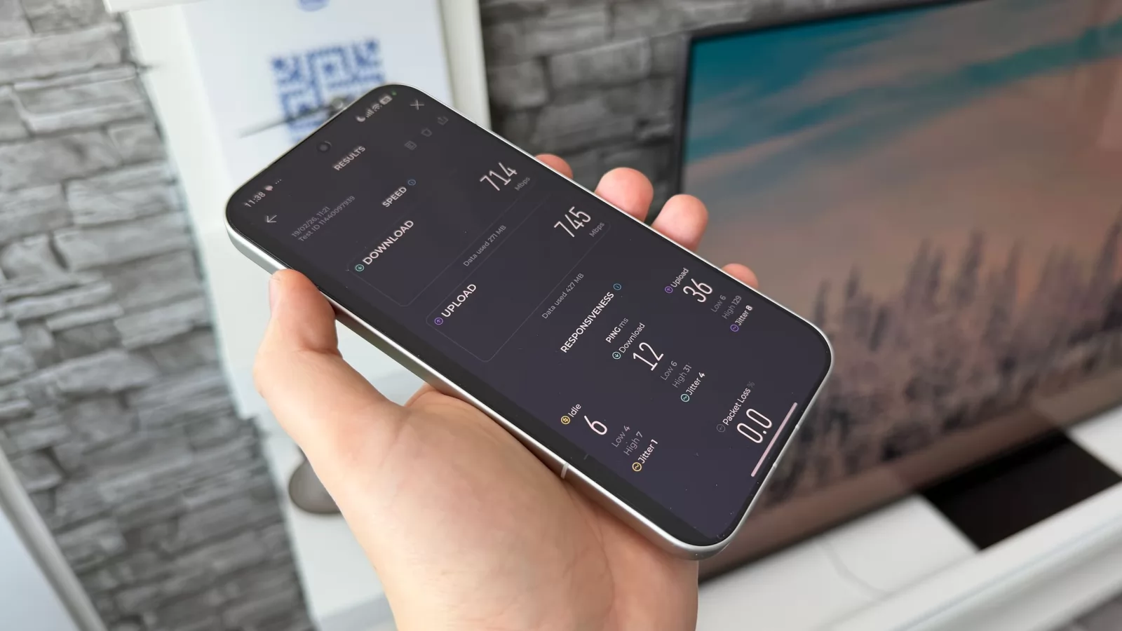 Xiaomi 17 Ultra: Conectivitate fără reproş, se conectează şi la automobil şi la iPhone