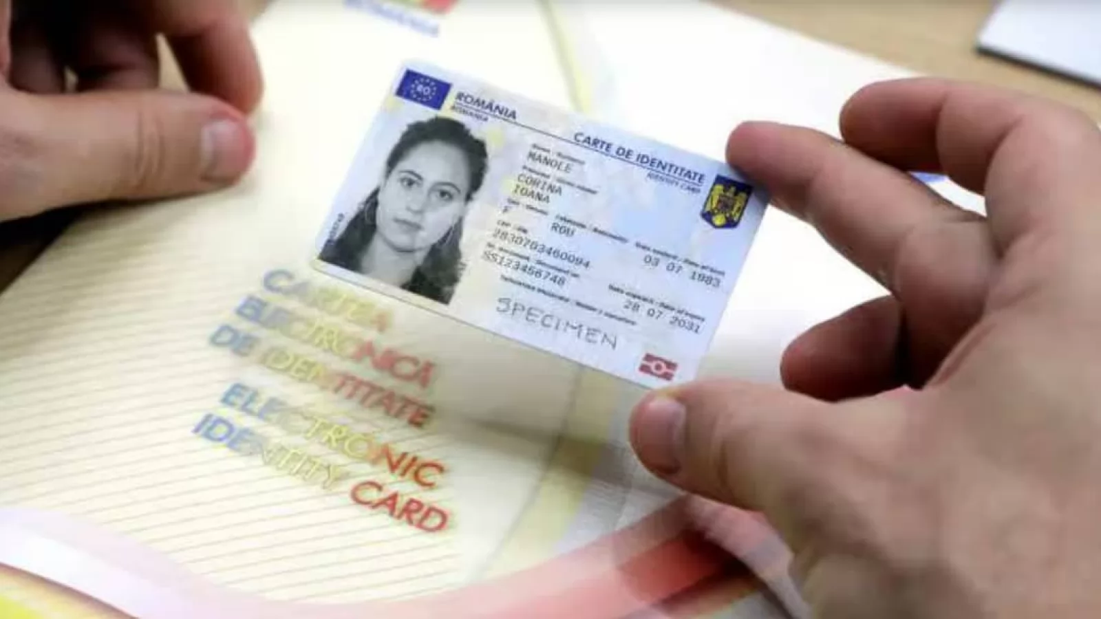 ROeID introduce semnătura electronică avansată pe PDF folosind cartea de identitate cu cip; Cum funcționează?