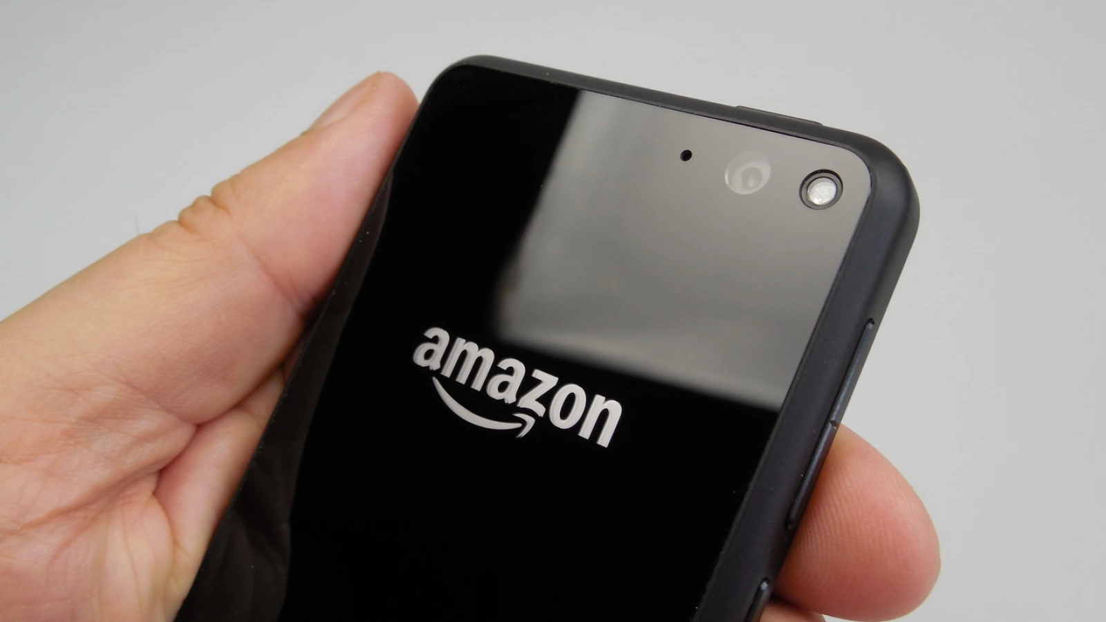Amazon se apucă iar de făcut smartphone-uri, după 10 ani de pauză