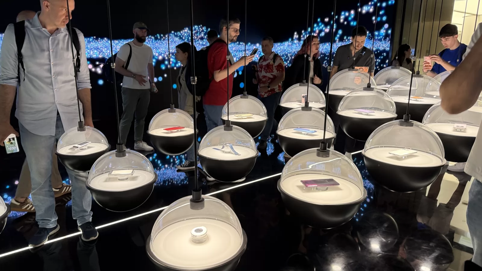 În vizită la campusul OPPO din China; Cum prinde viață un smartphone de la zero
