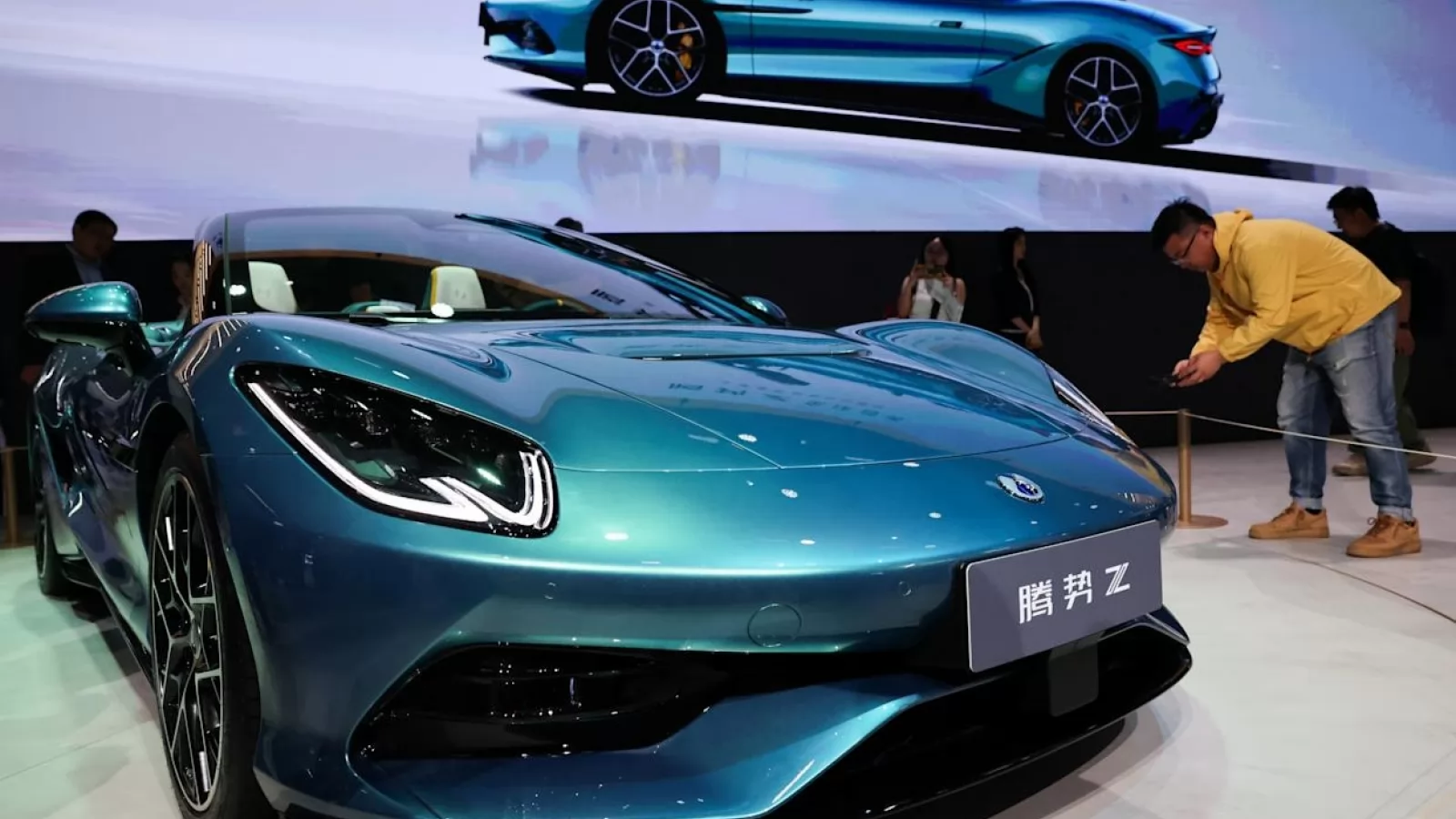 BYD pregătește un hypercar electric decapotabil; modelul Denza Z ajunge mai întâi în Europa