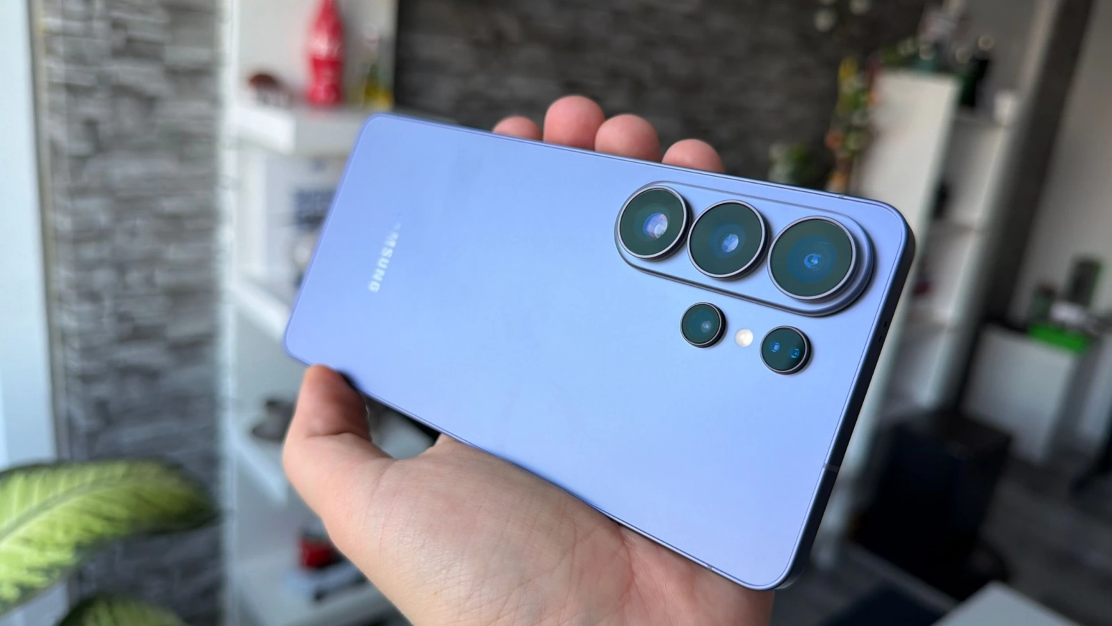 Samsung Galaxy S27 Ultra a primit deja o scăpare: baterie mai mare în sfârșit și cameră LOFIC
