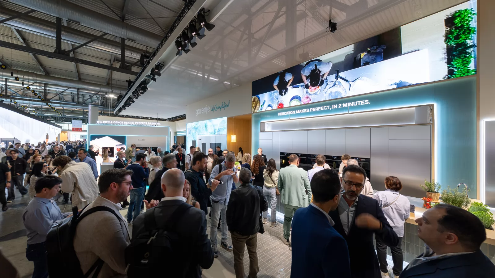 Gorenje la prima participare EuroCucina, o ediție ghidată de filosofia "Life Simplified", cu electrocasnice smart și un cuptor care scoate pizza în 2 minute