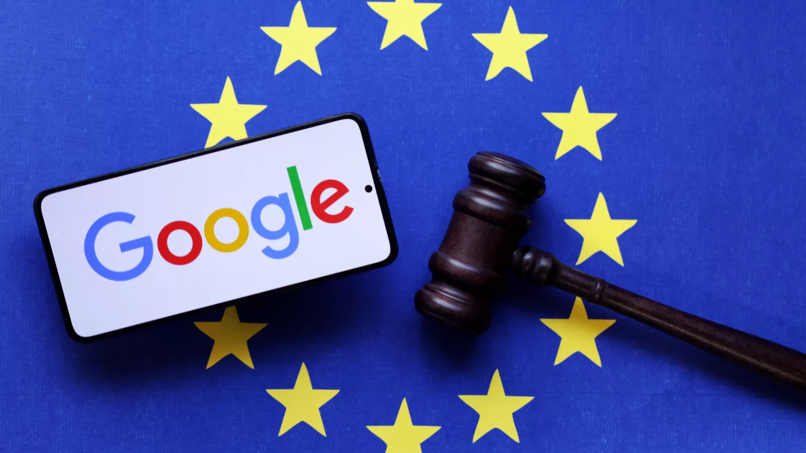 Google, vizat de noi reguli europene: Android ar putea fi obligat să permită integrarea completă a serviciilor AI terțe