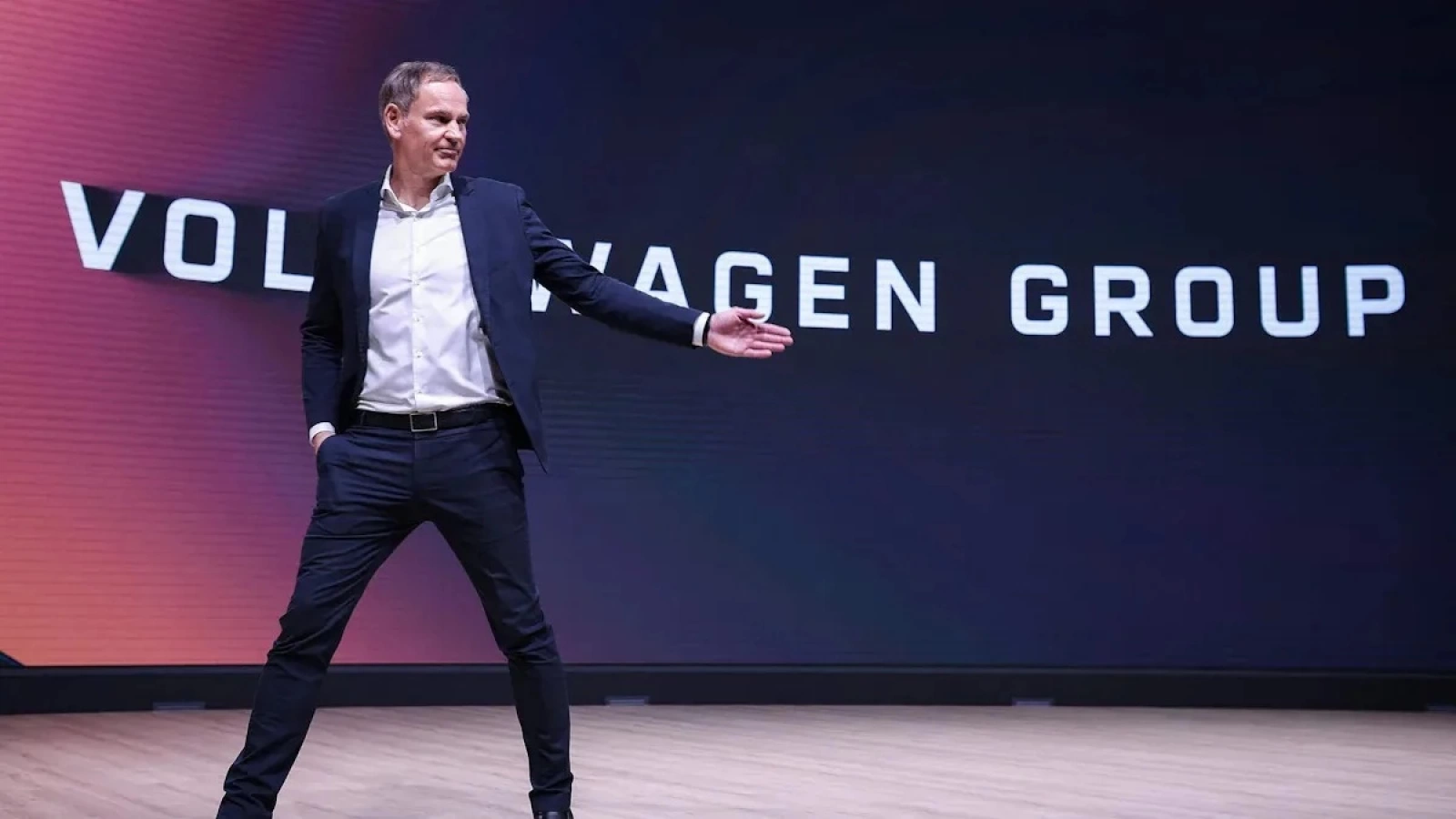 „Suntem deschiși” spune Oliver Blume despre fabricile Volkswagen; Producătorii chinezi ar putea produce în uzinele din Europa