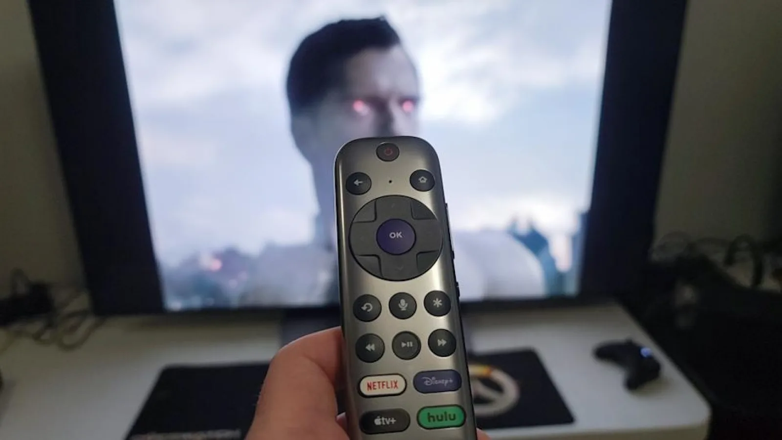 TCL și Roku ajung în instanță; update-urile software ar fi „stricat” televizoare relativ noi