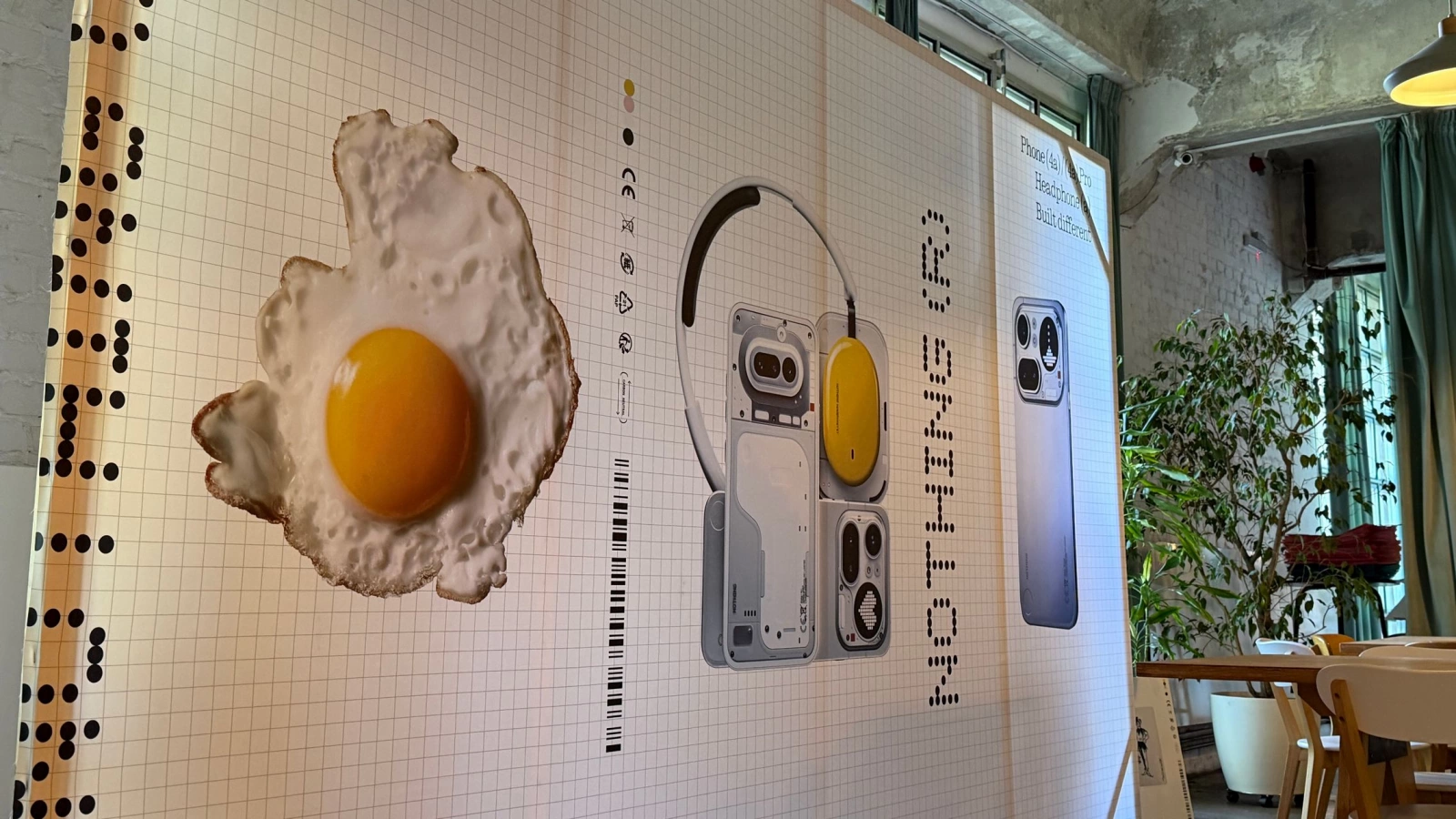 Nothing organizează prima întâlnire a comunității din București și aduce în fața fanilor telefoanele Phone (4a), Phone (4a) Pro, noile căști Headphone (a)