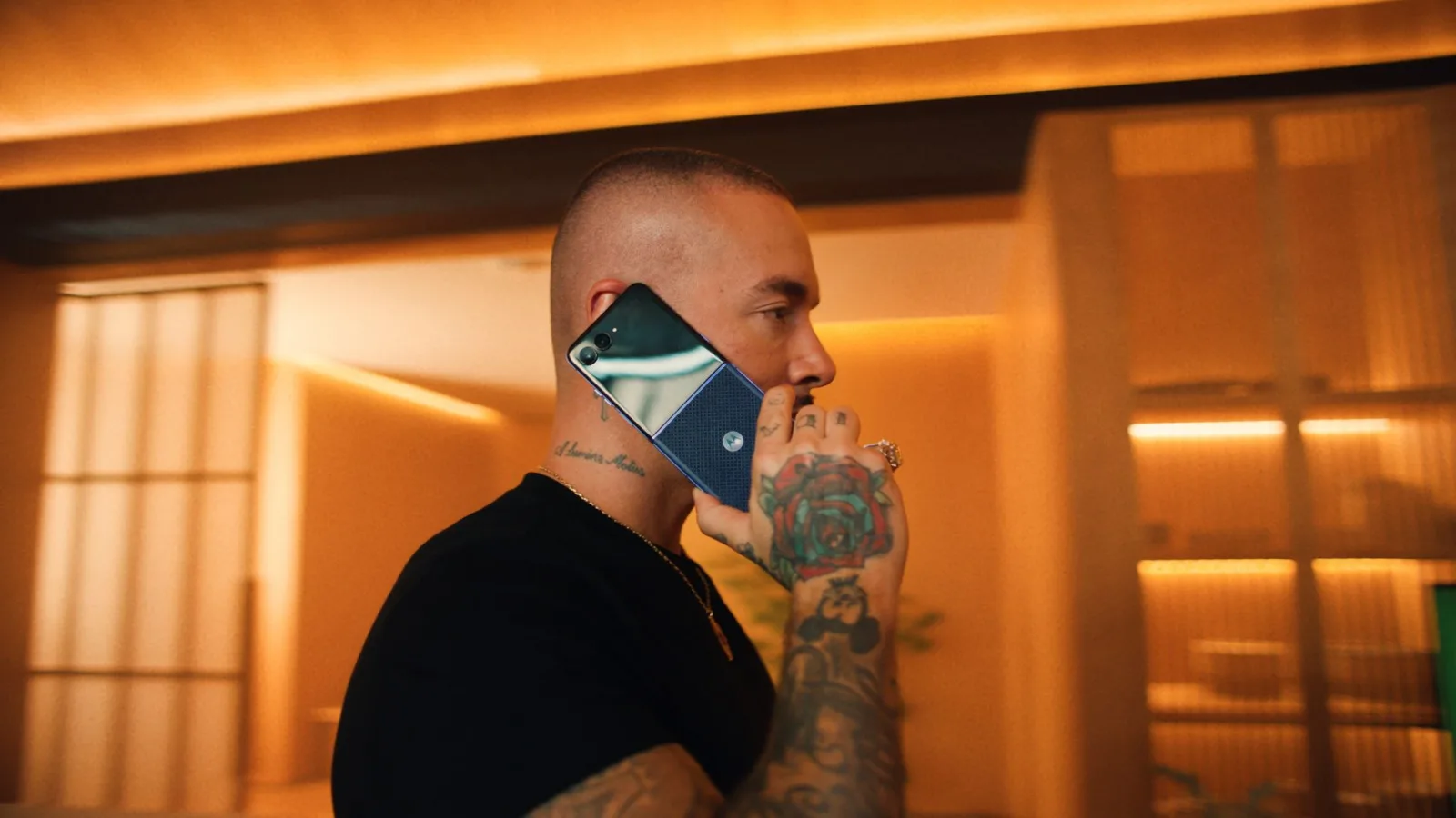 Motorola aduce împreună fotbalul, muzica și cultura alături de J Balvin în campania Jugamos - "Fotball is Calling" cu ocazia FIFA World Cup 2026