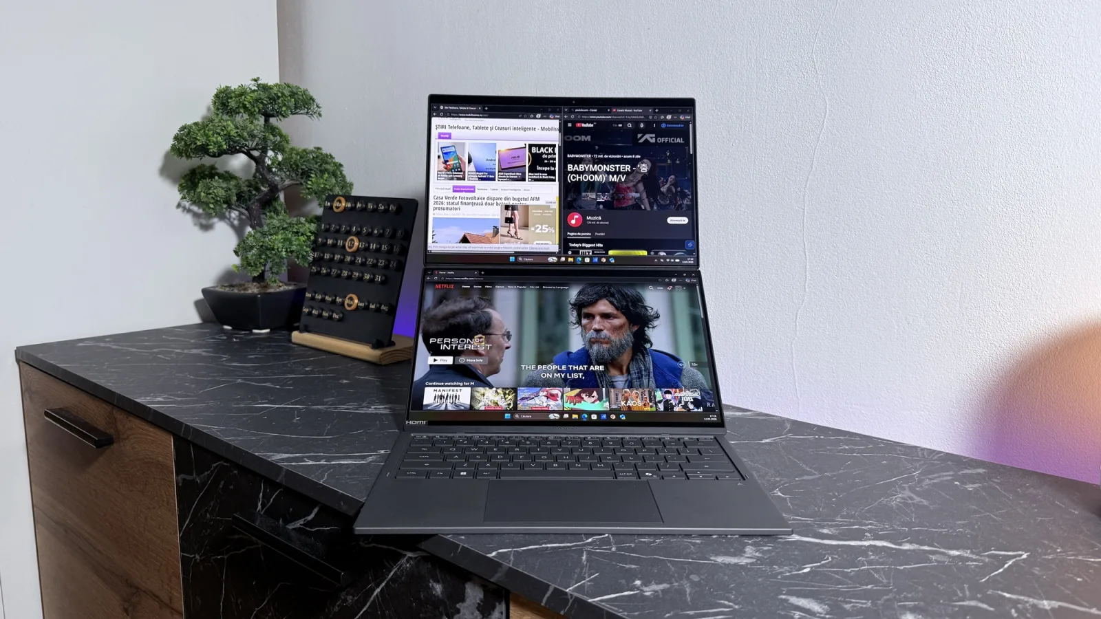ASUS Zenbook Duo (UX8407) review: Ultrabook dual-screen cu iz de workstation portabil, ideal pentru productivitate on-the-go