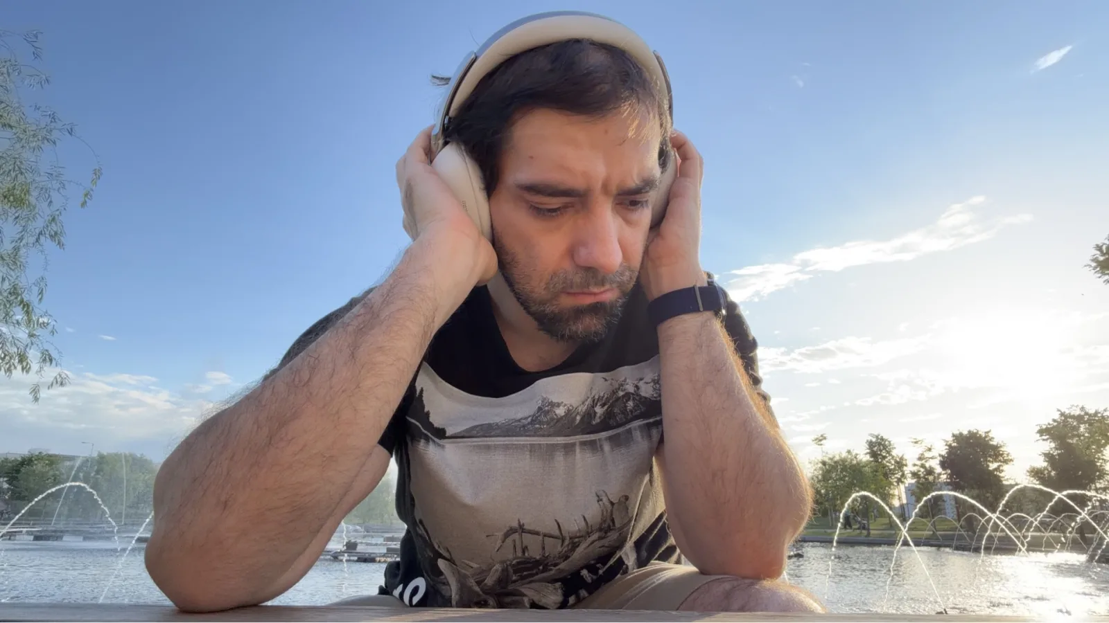 Turul Magazinelor #1613: TV OLED LG ieftin, telefon Motorola cu ochelari gaming cadou, cameră supraveghere cu vedere nocturnă