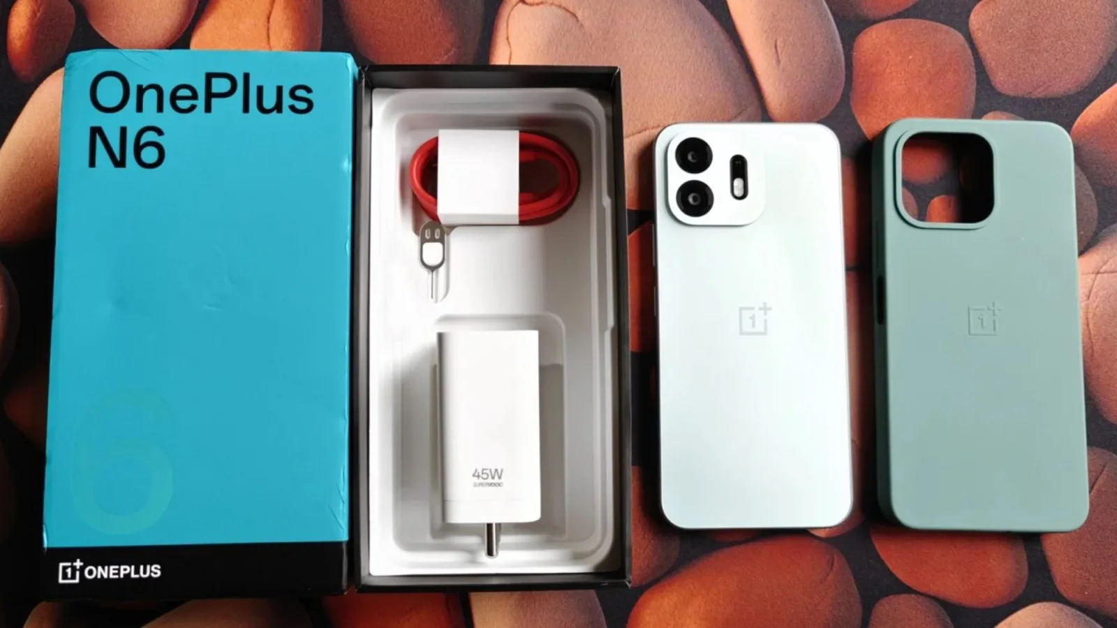 OnePlus N6 a primit deja un unboxing; Ce e special la el?