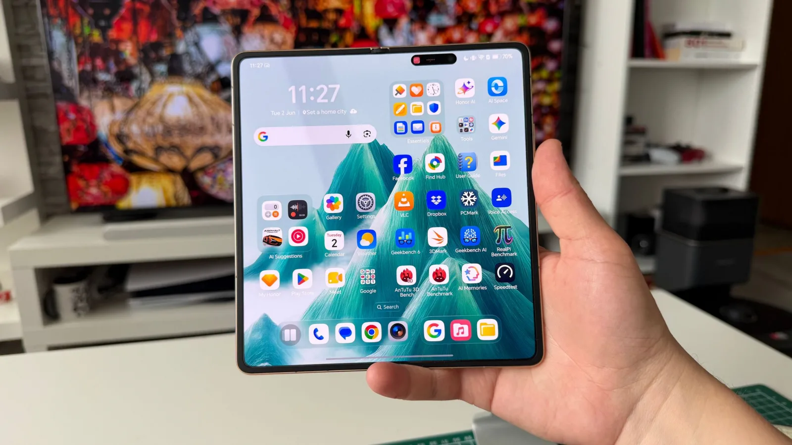 Honor Magic V6: Hardware de ultimul răcnet, pregătit pentru rivalii pliabili din a doua parte a anului