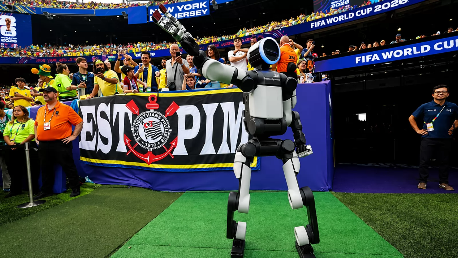 Atlas a furat toate privirile la Cupa Mondială 2026; Robotul umanoid care a făcut spectacol pe stadion înainte de Brazilia - Norvegia