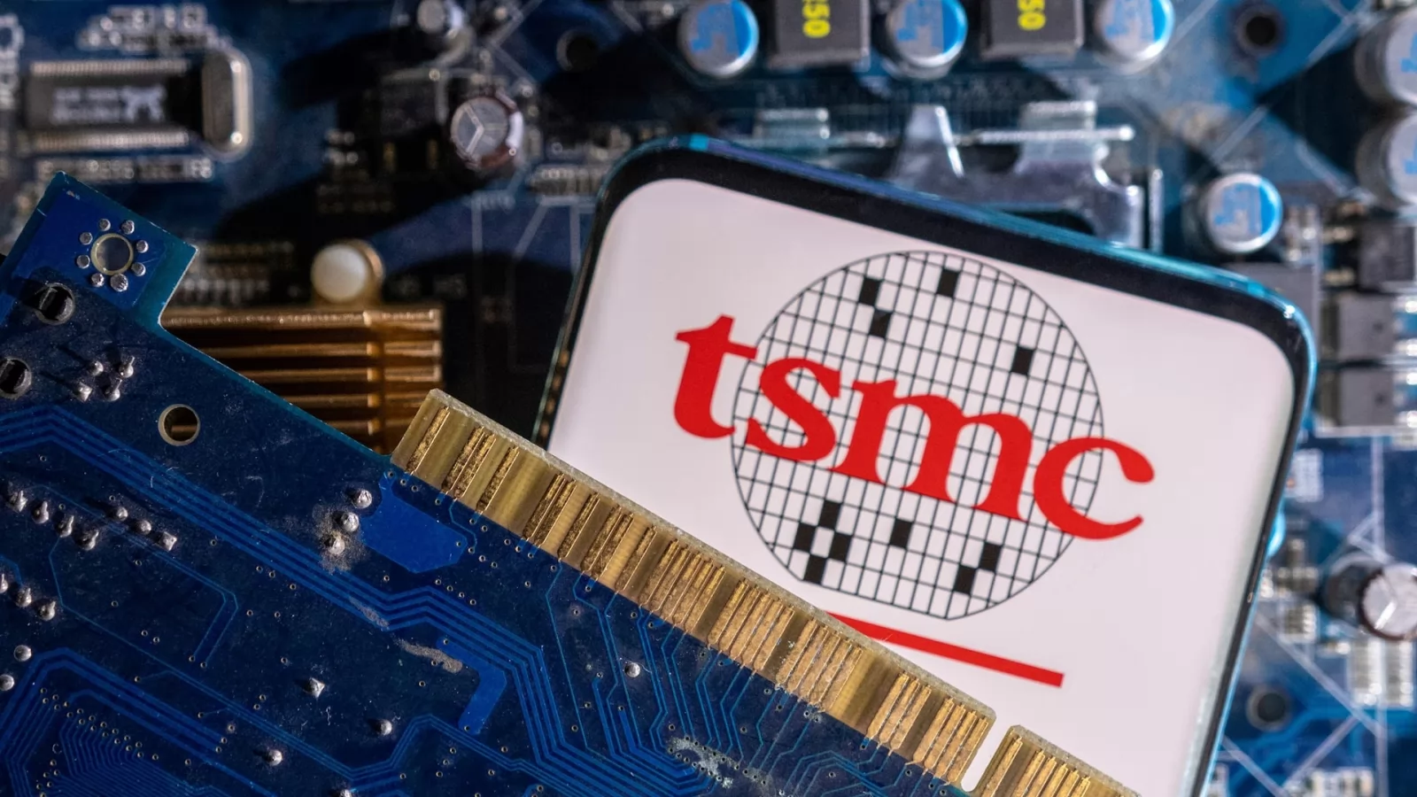 TSMC anunță costuri mai mari pentru 2027; Apple, Qualcomm, NVIDIA și AMD caută alternative de producție