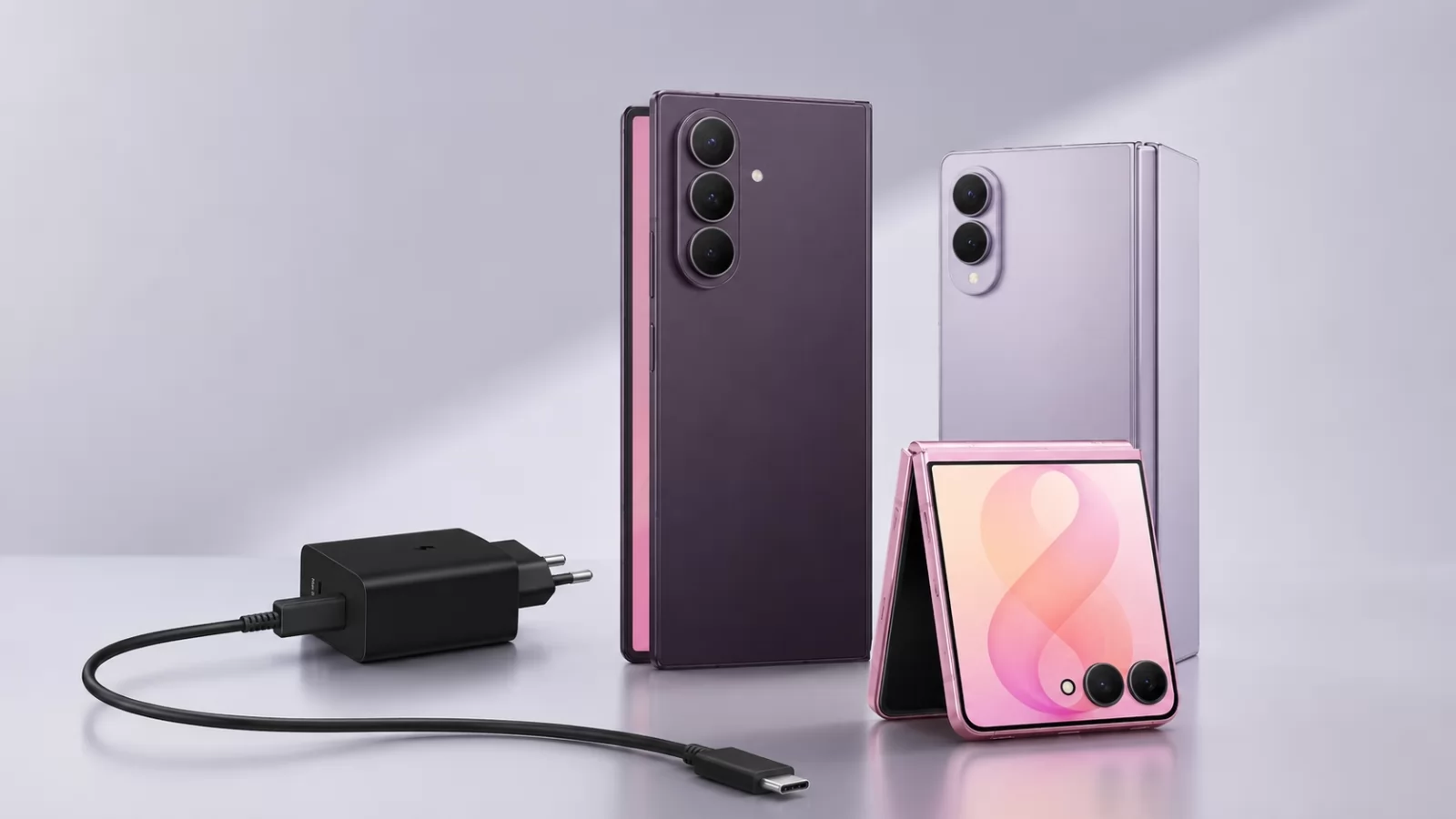 Noile pliabile Samsung vin fără adaptor în cutie; Încărcătorul Duo de 50W ajunge la 145,59 lei cu voucher
