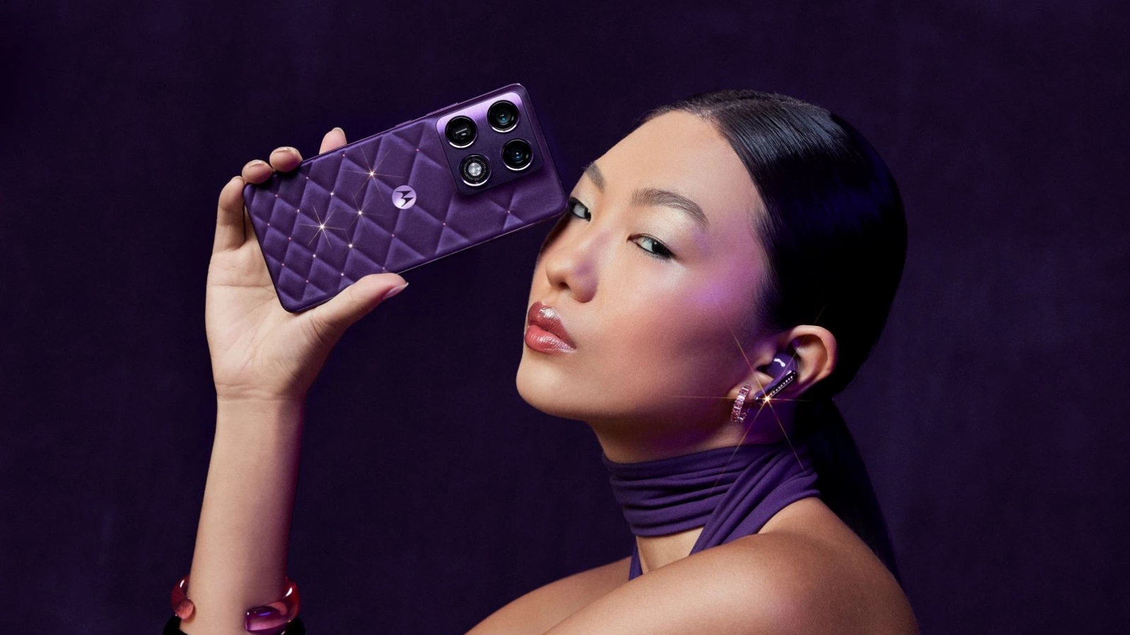 Preț și disponibilitate Motorola signature swarovski edition în România (10% extra reducere)