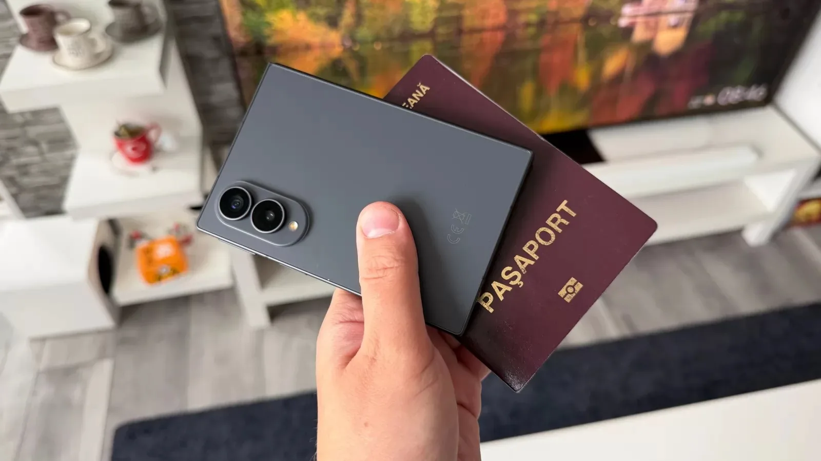 E formatul „pașaport” viitorul pliabilelor? Galaxy Z Fold8 oferă primele indicii serioase, există însă un „mare DAR!”