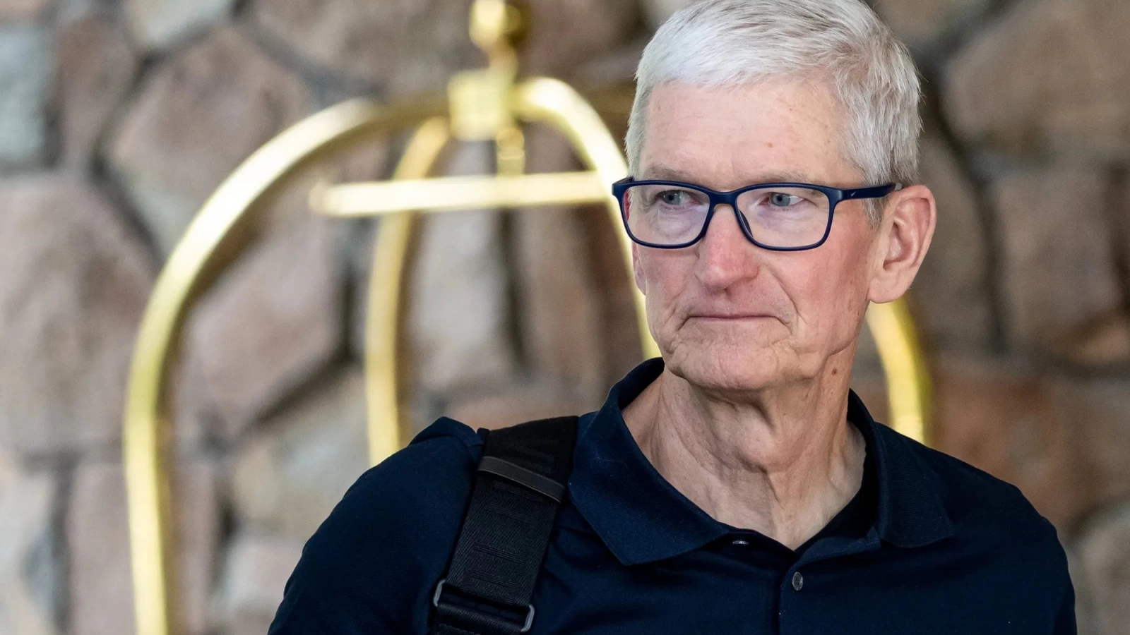 Tim Cook își încheie cei 15 ani ca CEO Apple cu un mesaj pentru angajați: „Iubesc această companie!”