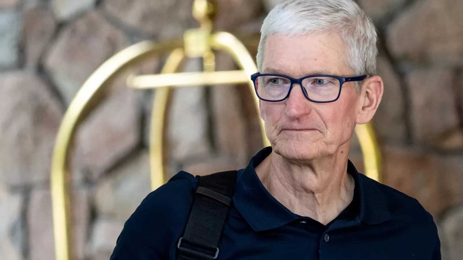 Tim Cook își încheie cei 15 ani ca CEO Apple cu un mesaj pentru angajați: „Iubesc această companie!”