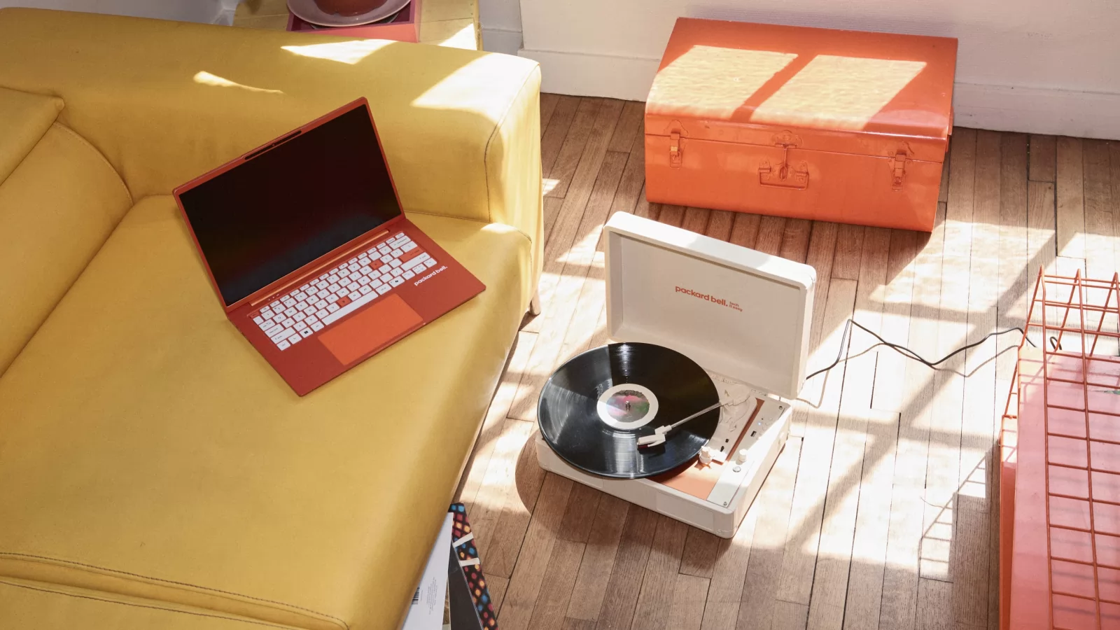Packard Bell revine după 100 de ani cu DotBook și o gamă neașteptat de variată de gadgeturi