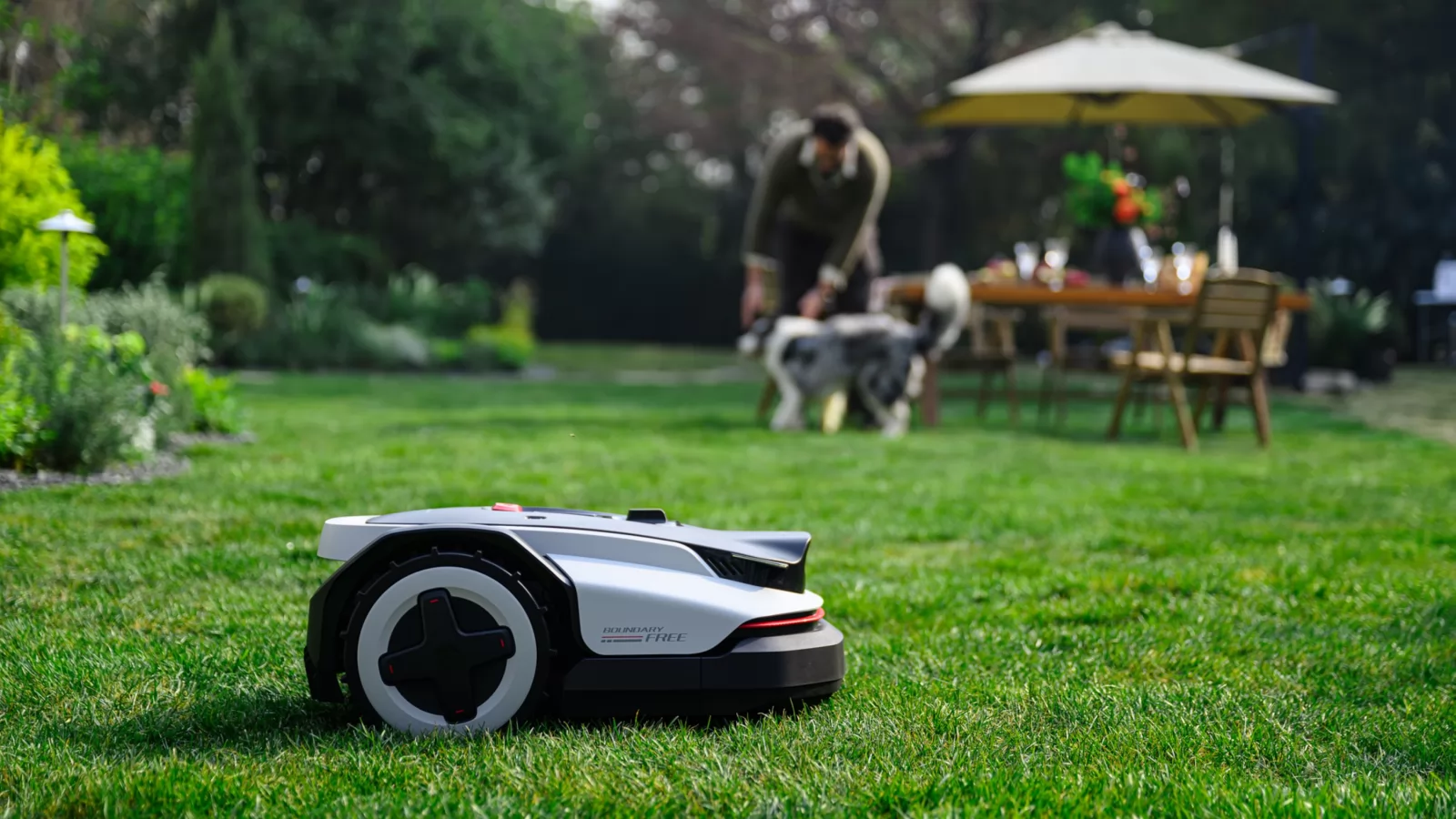 IFA 2026: Roborock lansează RockNeo Q2 LiDAR, robot de tuns gazonul cu sistem Sentisphere LiDAR, fără cabluri perimetrale