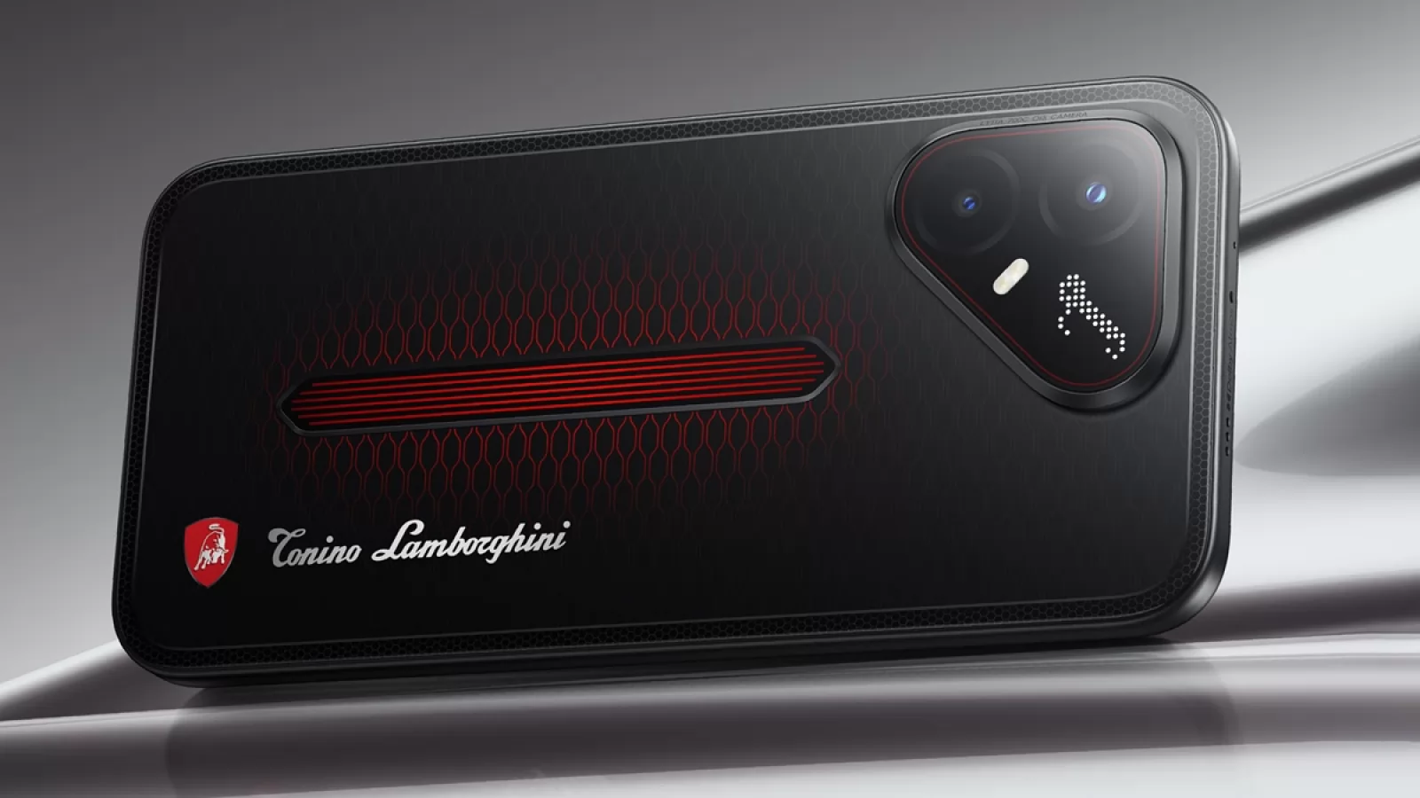 IFA 2026: TECNO POVA 8 Pro primește tratamentul Tonino Lamborghini; 144 Hz, Dimensity 7400 Ultimate și mult roșu pe spate