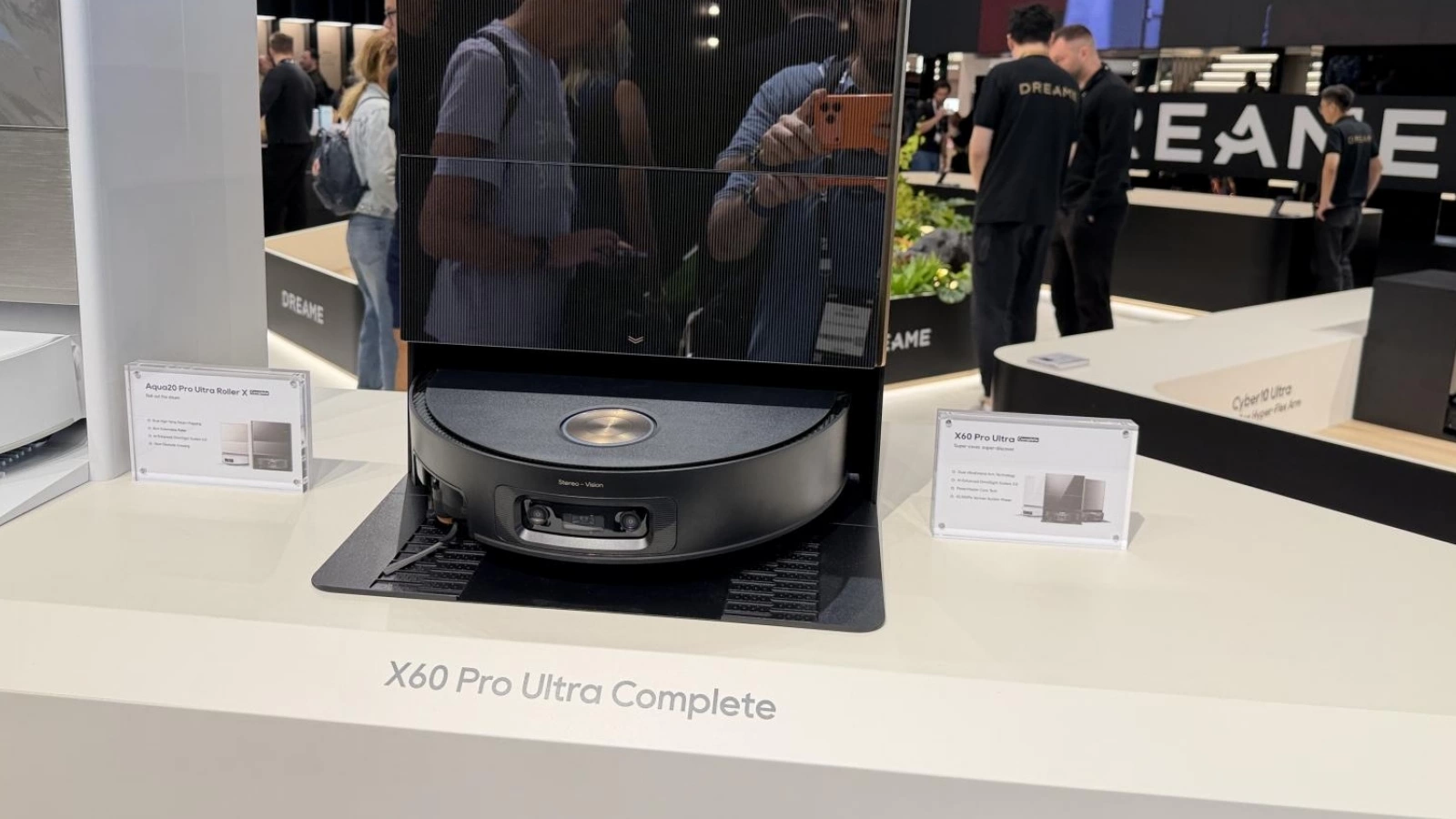 Dreame X60 Pro Ultra Complete hands-on: 42.000 Pa și un mop care iese 18 cm după murdărie