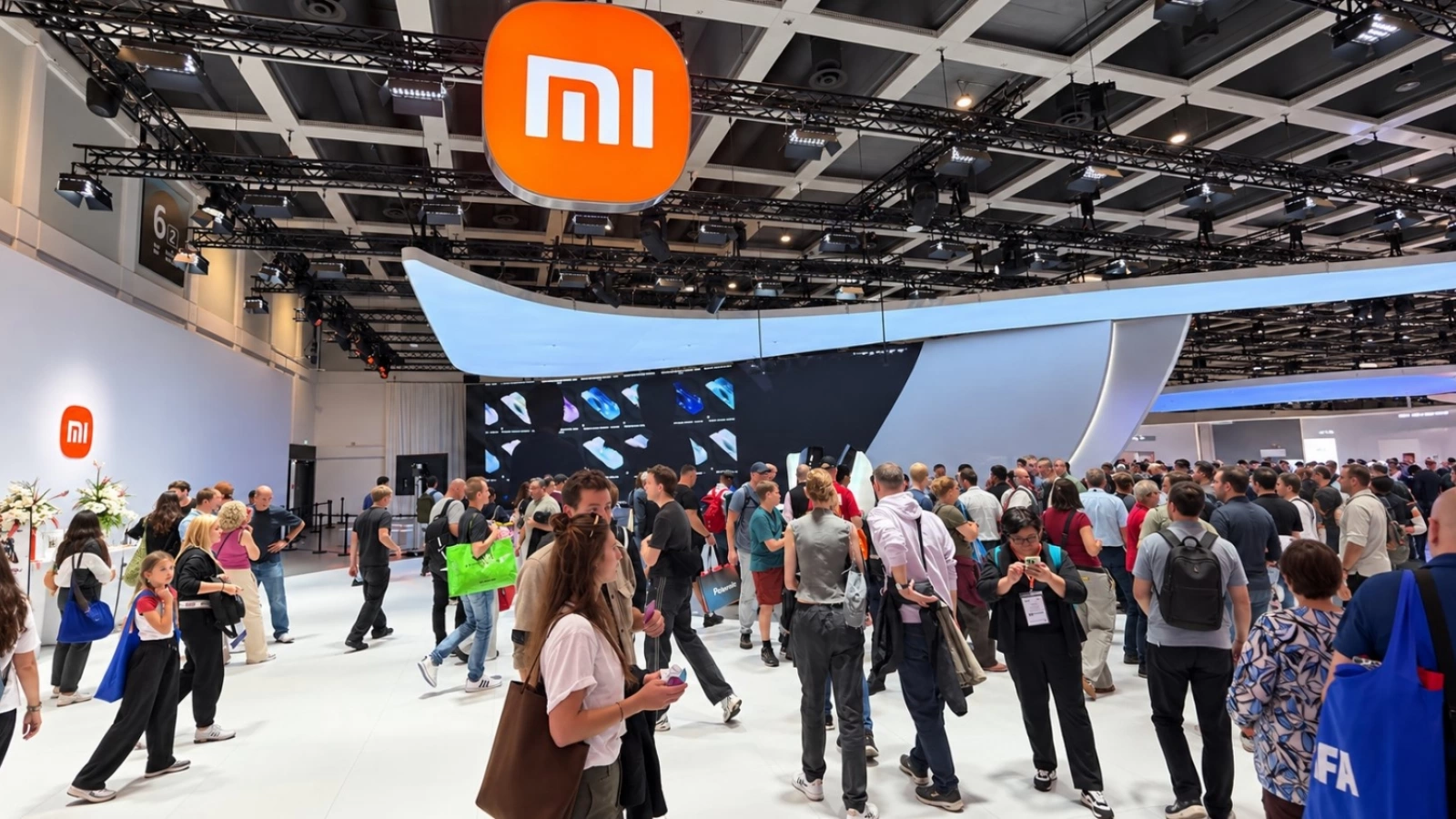 Turul standului Xiaomi la IFA 2026: 3.300 m² de mașini, Mijia, telefoane și smart home